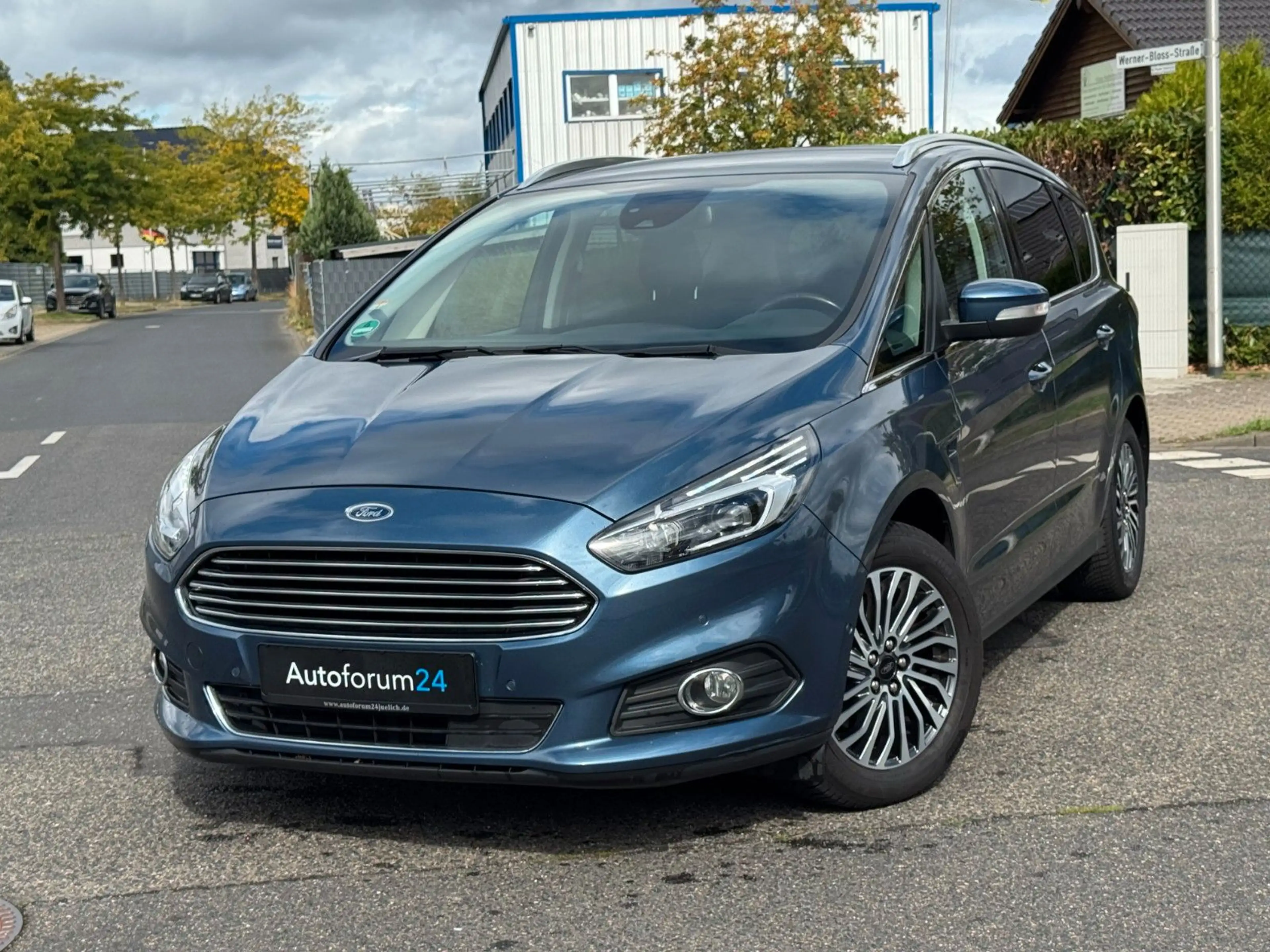 Ford S-Max Titanium*Autom.*Navi*7-Sitz*Kamera*SHZ*