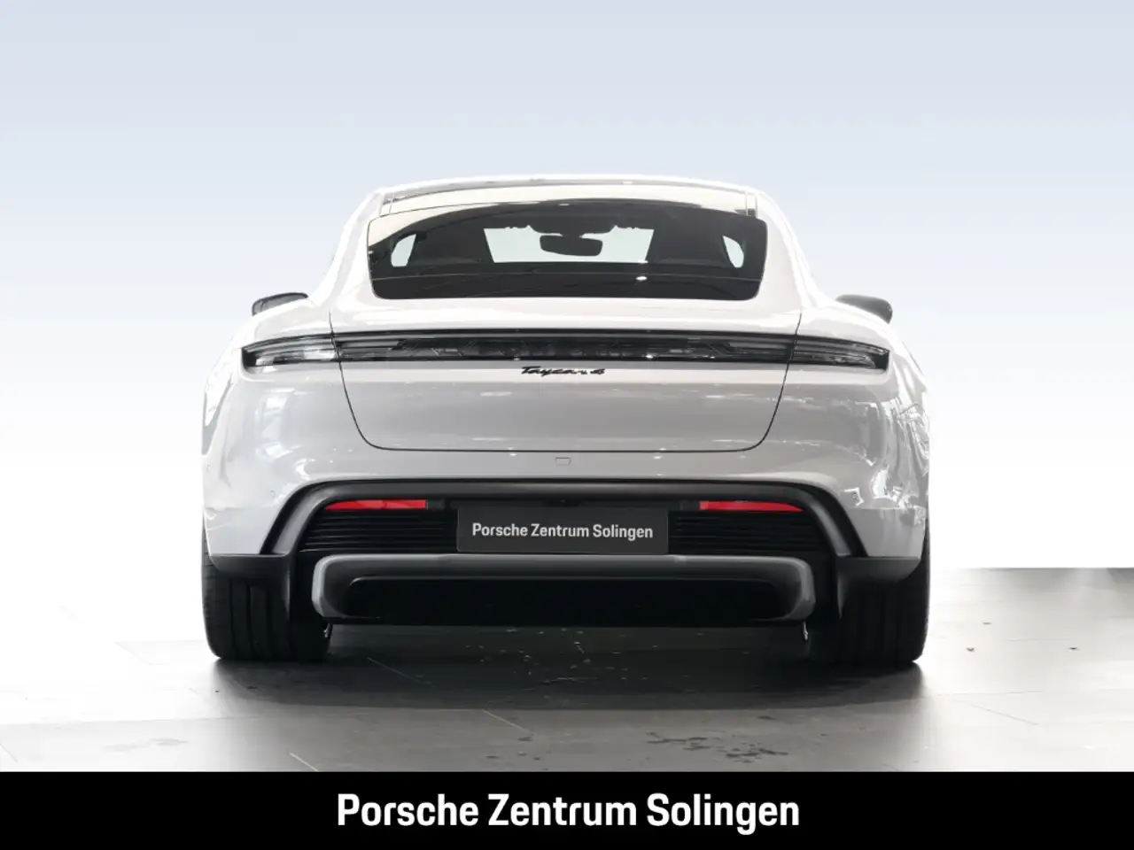 Porsche Taycan 4 Black Edition PANO SportDesign 21'' Beifahrer 5