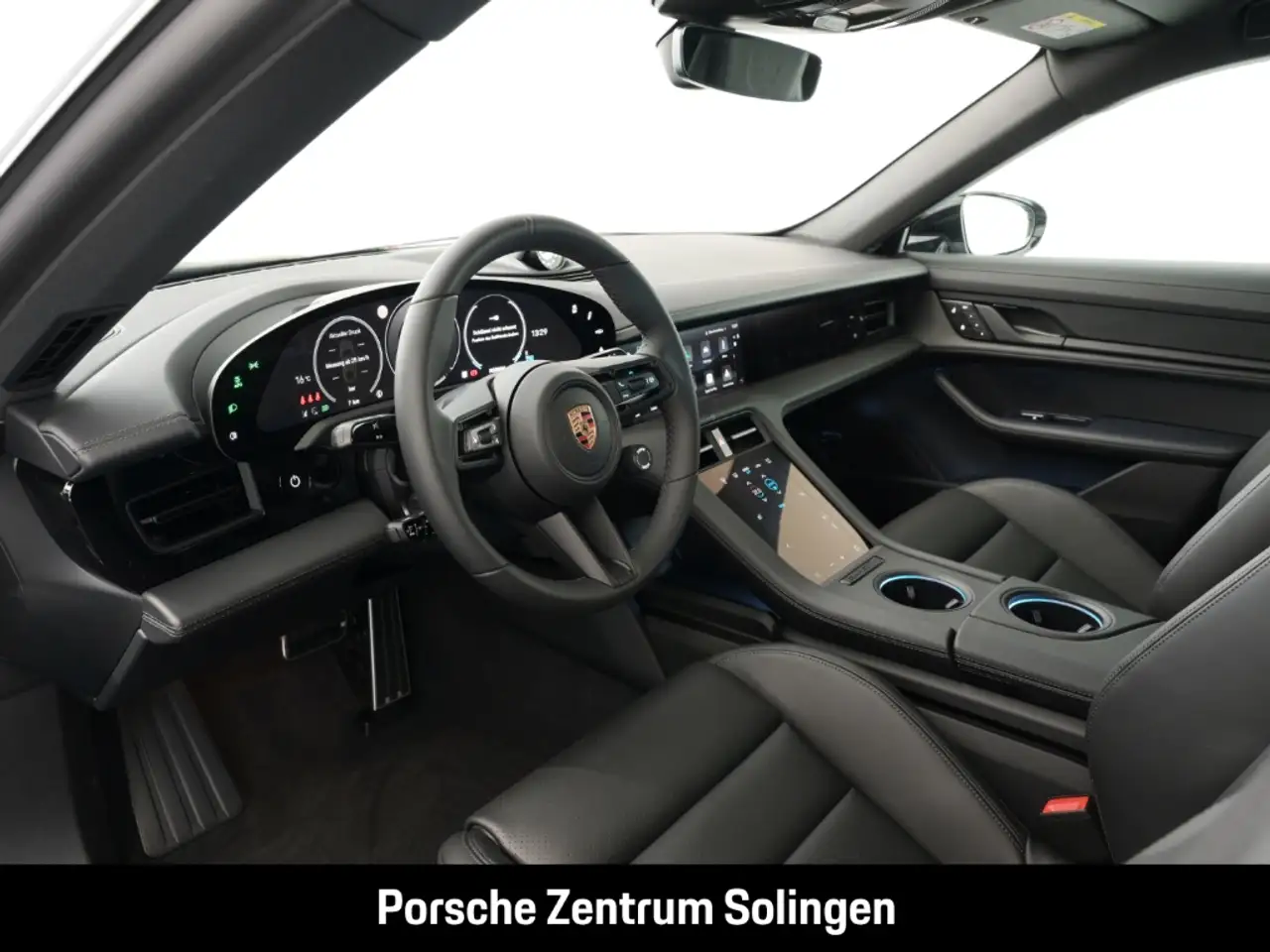 Porsche Taycan 4 Black Edition PANO SportDesign 21'' Beifahrer 11