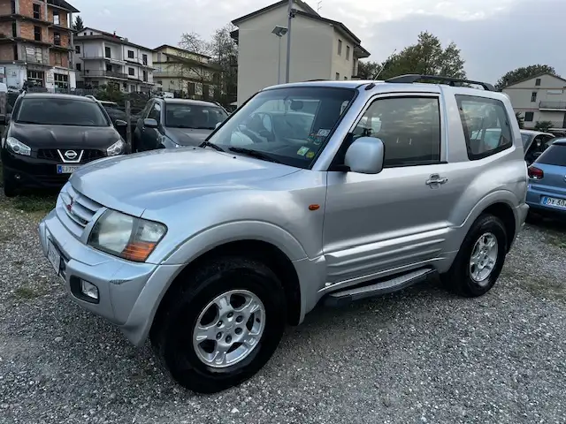 Mitsubishi Pajero Pajero III 2000 3p 3.2 tdi 16v di-d GLX