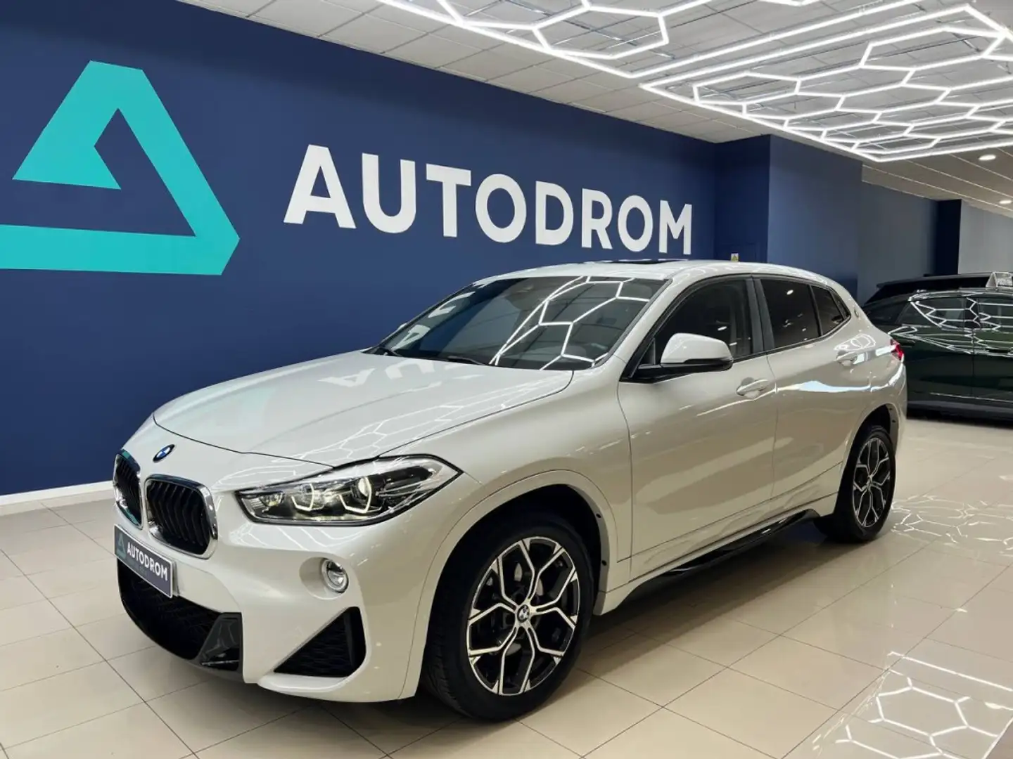 BMW X2 sDrive 18i Bianco - 1