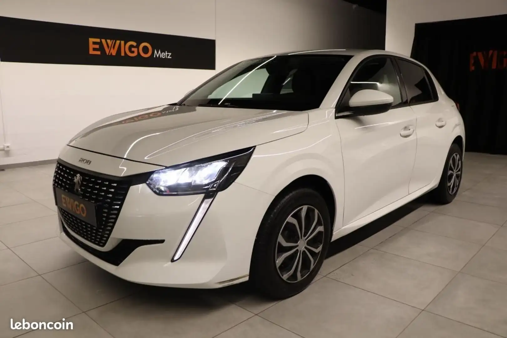 Peugeot 208 GENERATION-I 1.5 BLUEHDI 100 ALLURE Blanc - 1