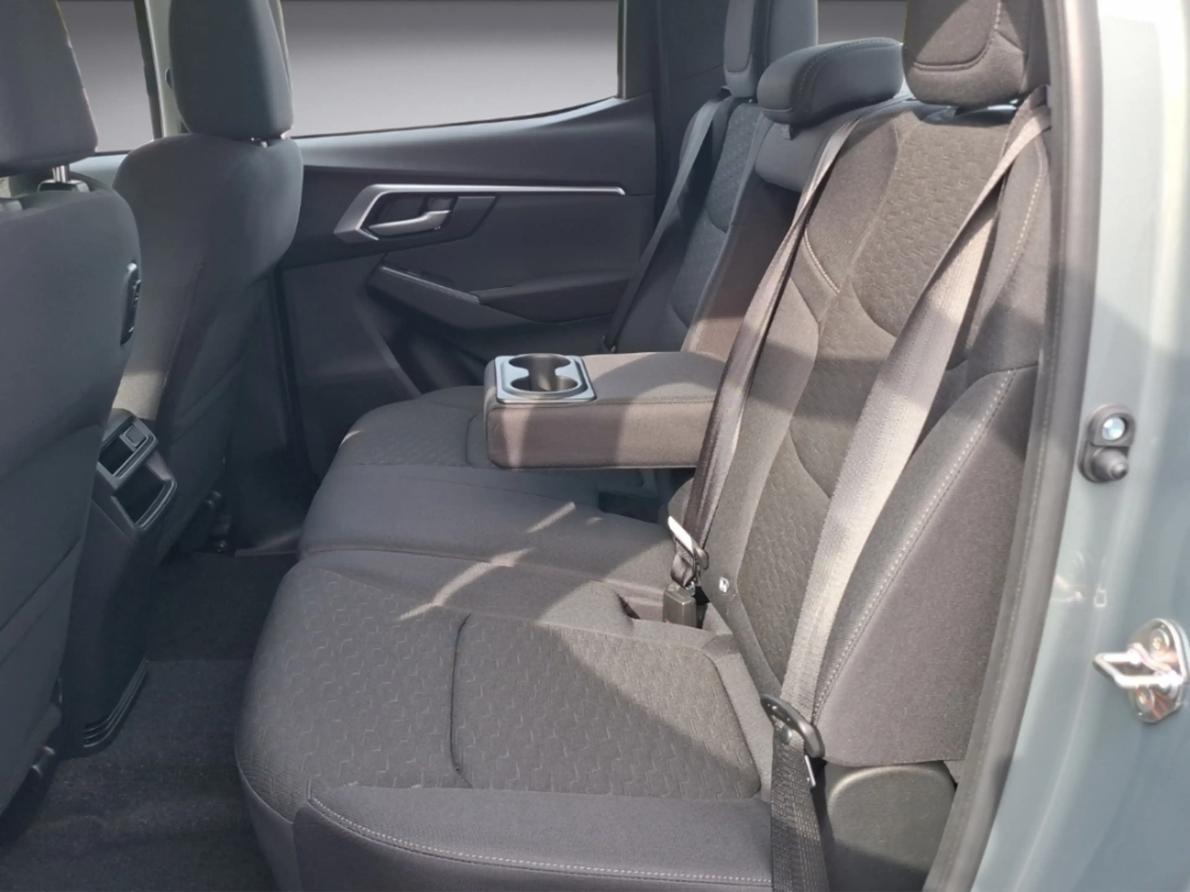 Isuzu D-Max 2.2 TD DC LS 163PS AT4X4 26MJ 3.5 T 5 Jahre Garant — photo 13