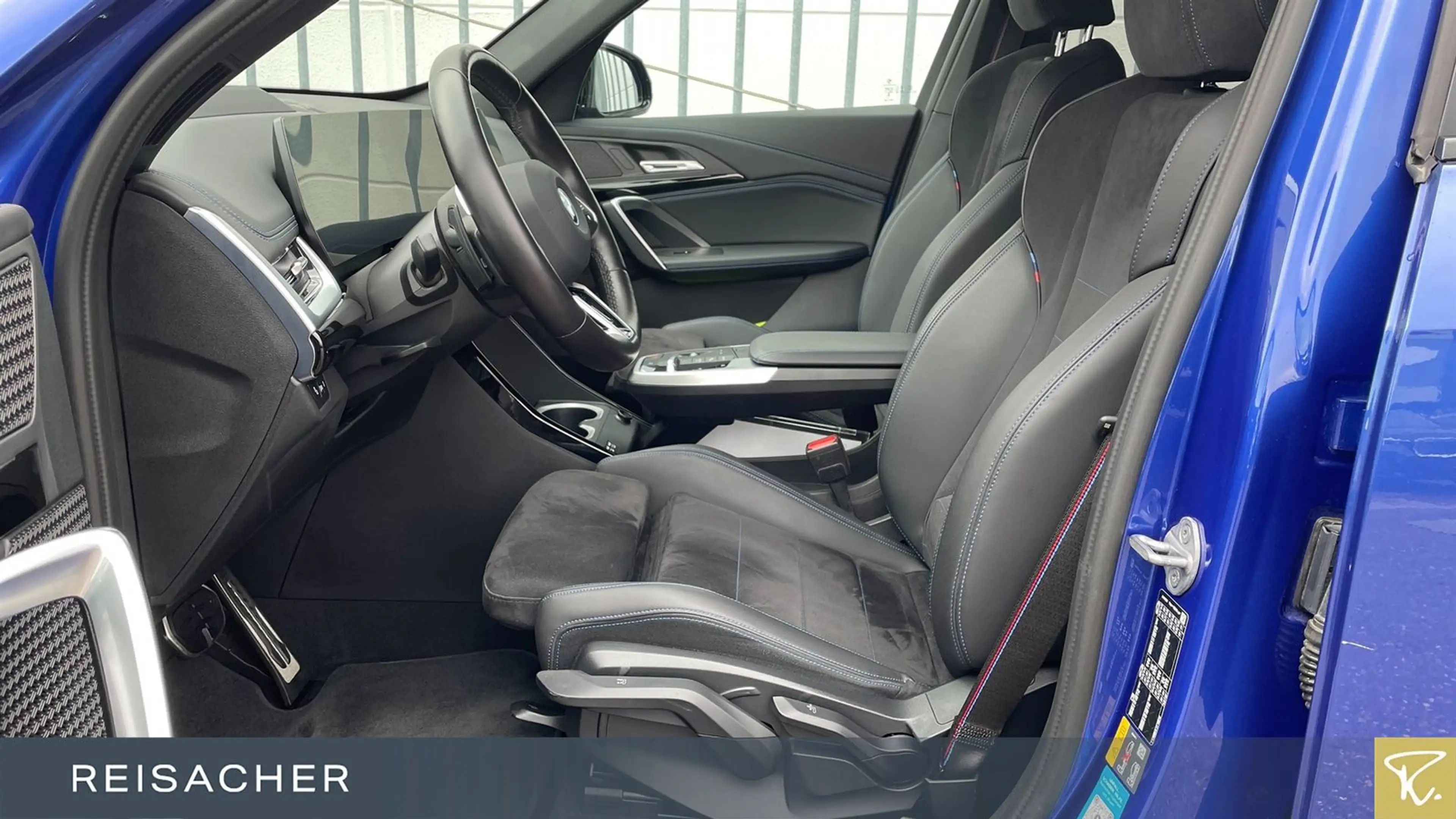 BMW iX1 IX1 A XDRIVE30 M-Sport,M-Sport PRO,AHK,HUD — photo 4