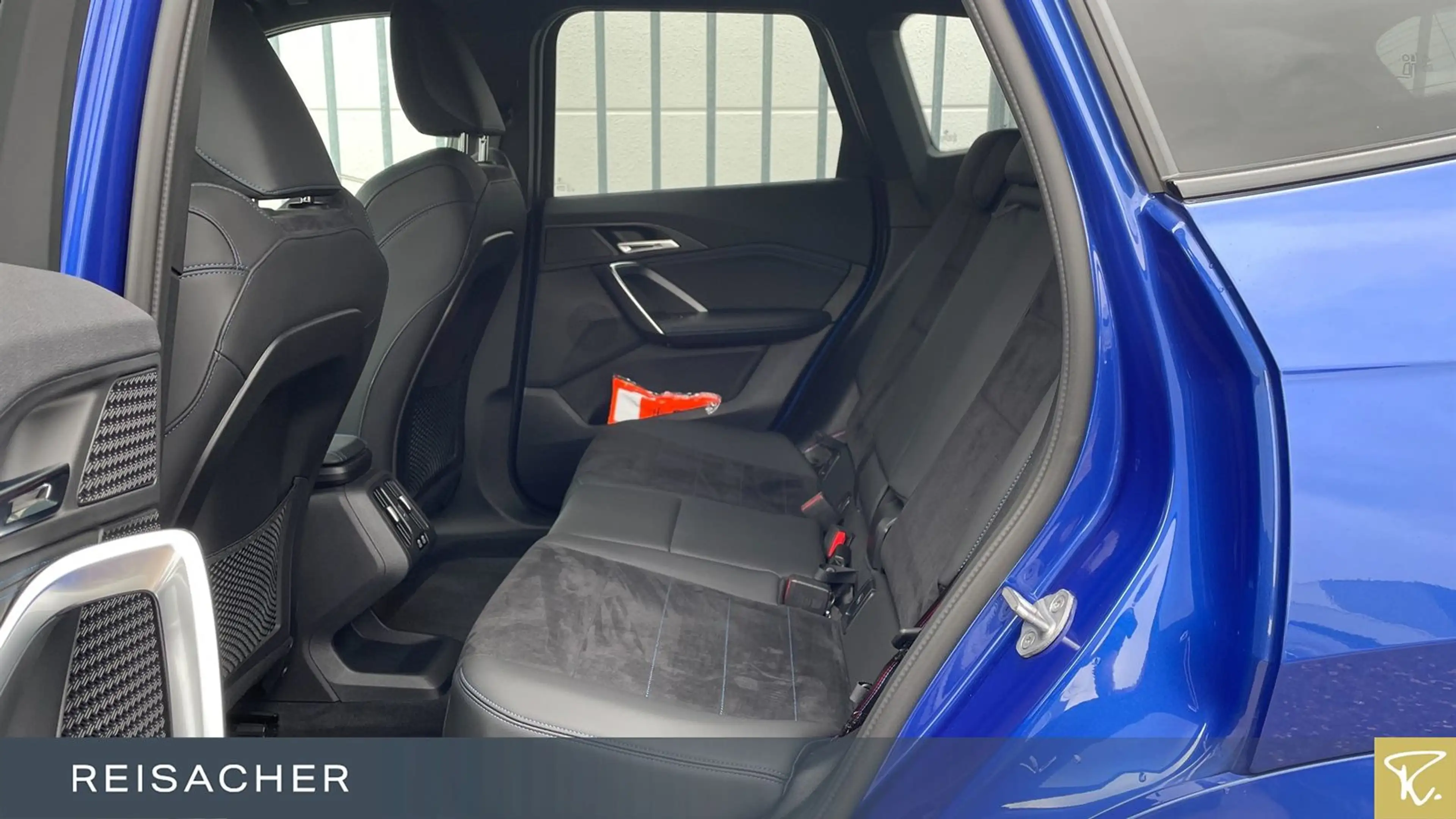 BMW iX1 IX1 A XDRIVE30 M-Sport,M-Sport PRO,AHK,HUD — photo 8
