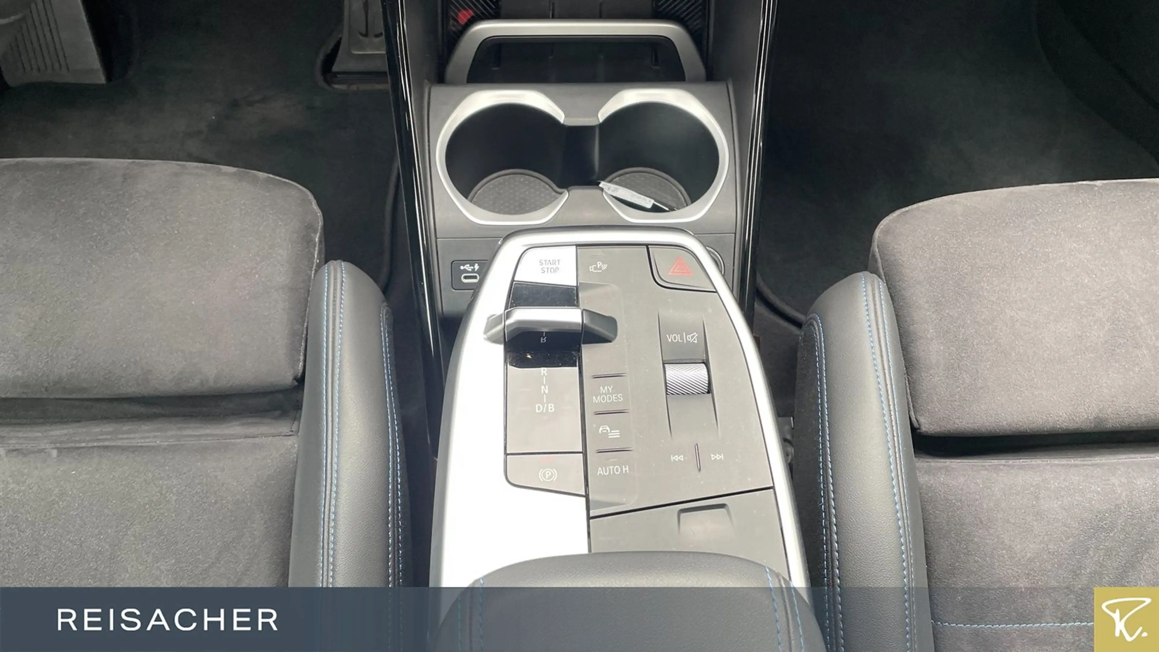 BMW iX1 IX1 A XDRIVE30 M-Sport,M-Sport PRO,AHK,HUD — photo 11