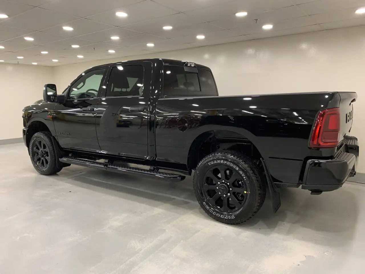 RAM 3500 снимка RAM 3500