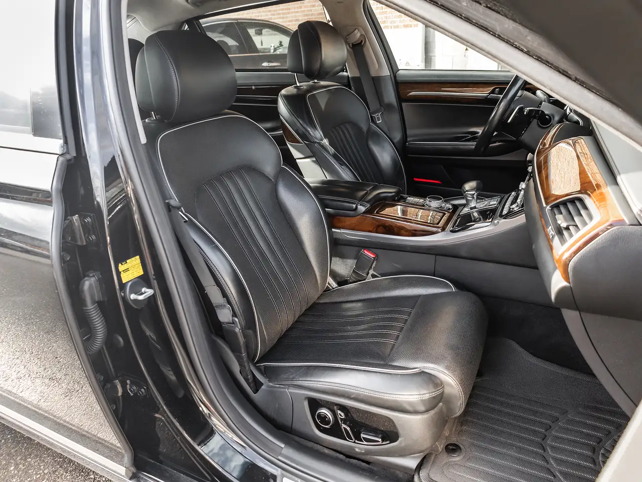 Genesis G90 снимка Genesis G90