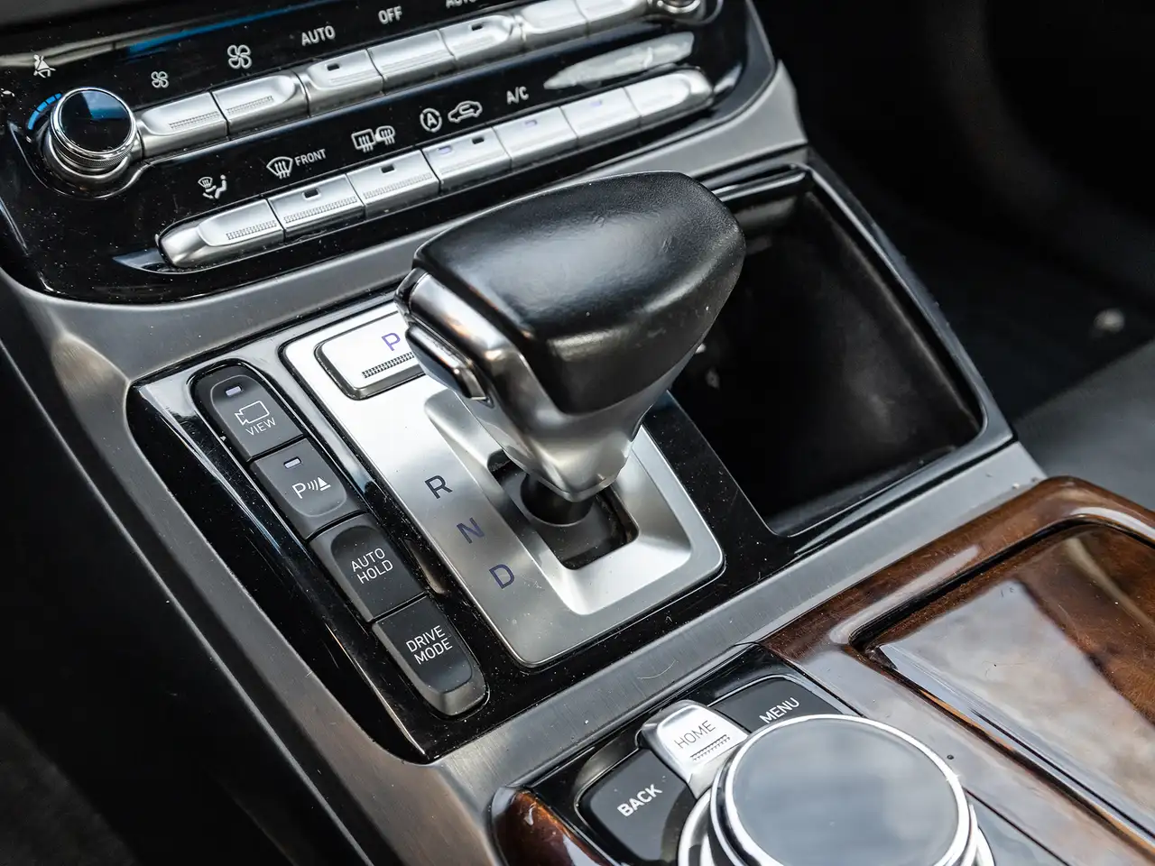 Genesis G90 снимка Genesis G90