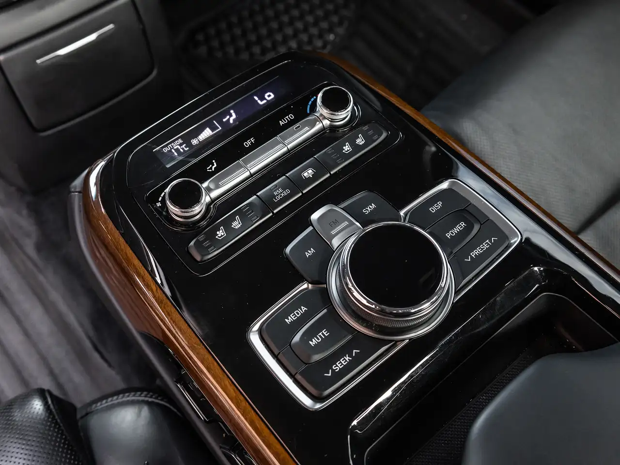 Genesis G90 снимка Genesis G90