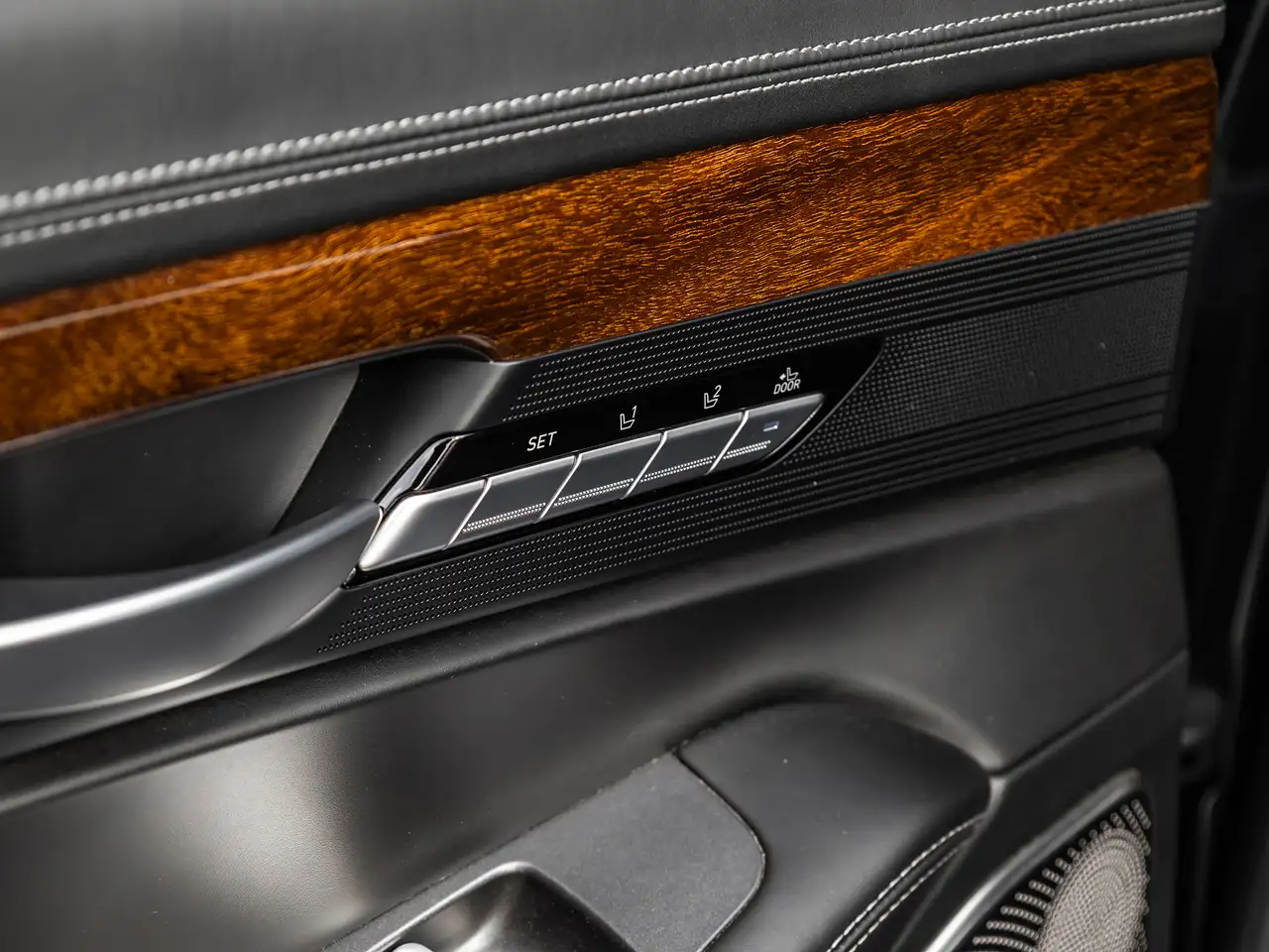 Genesis G90 снимка Genesis G90