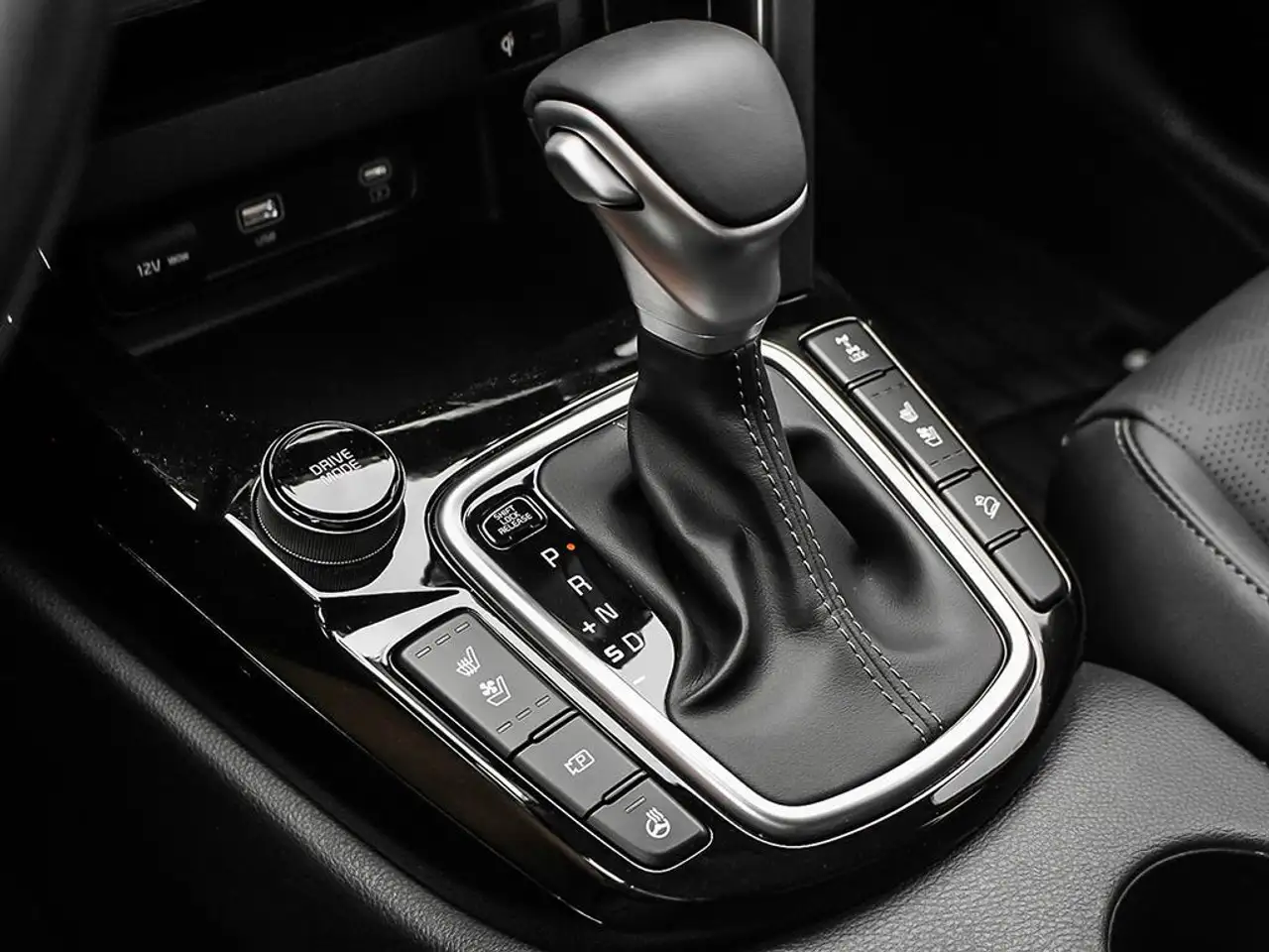 Kia Seltos снимка Kia Seltos