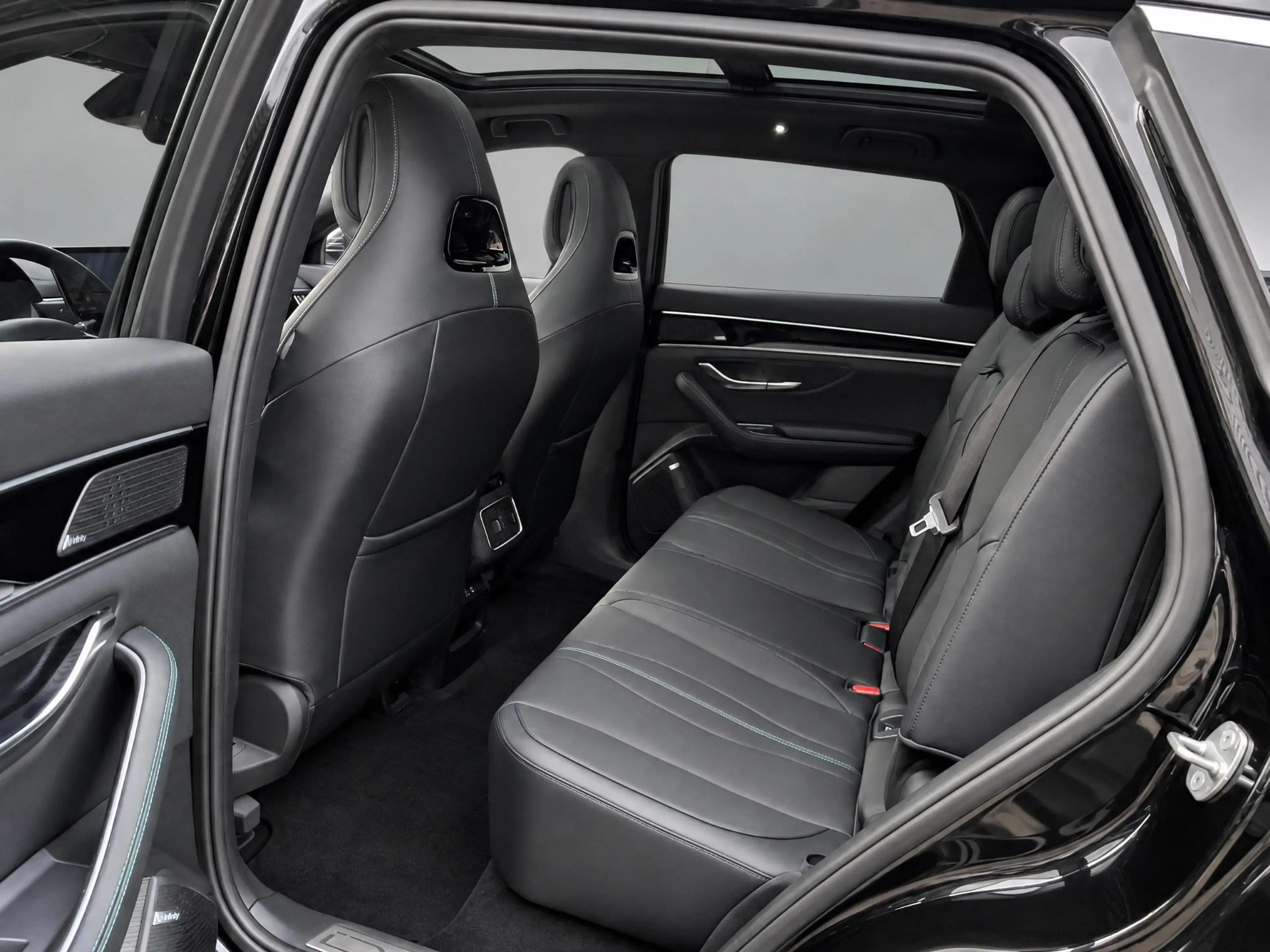 BYD Seal U 1.5 DM-i FWD Boost — photo 8