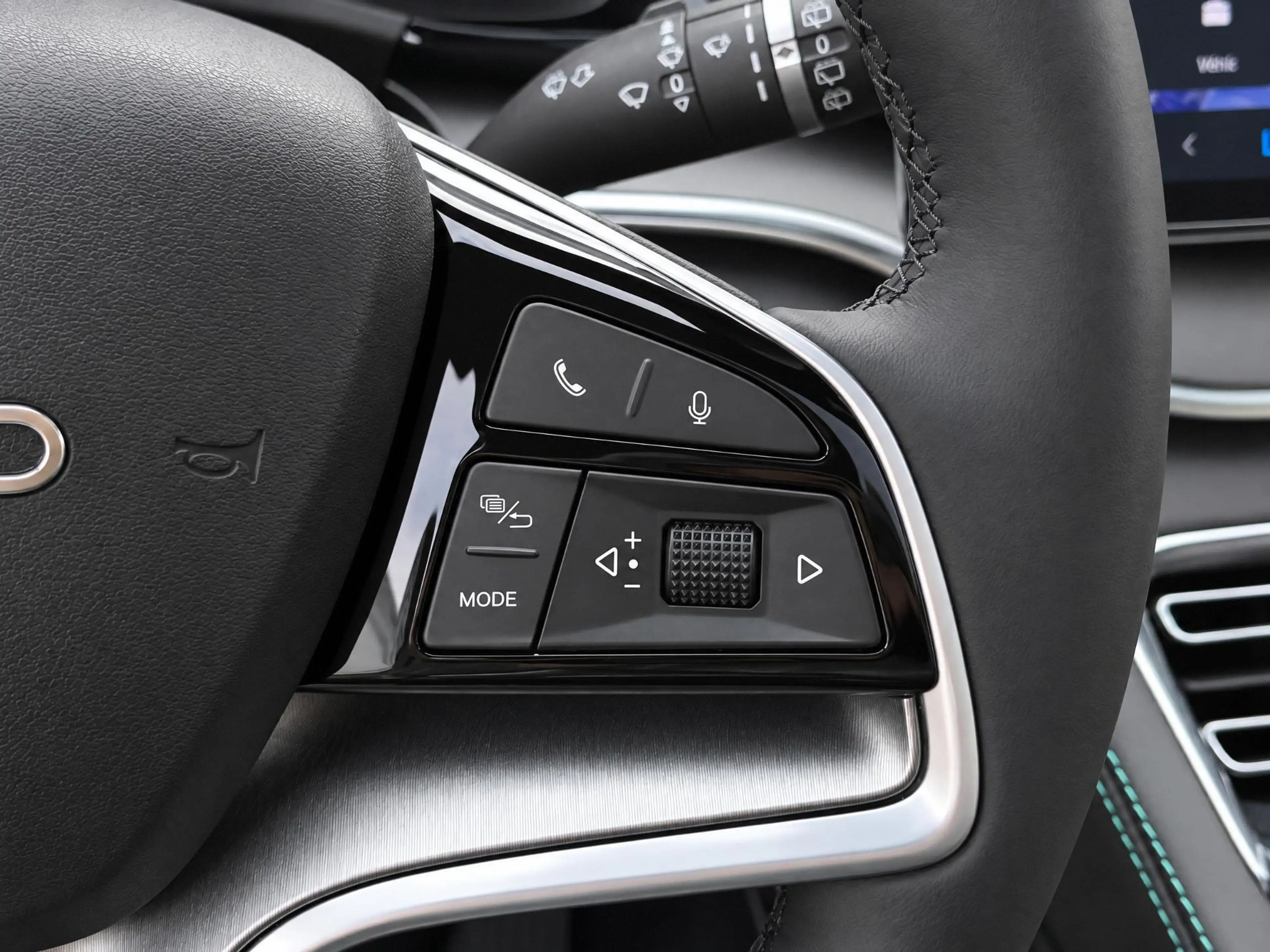 BYD Seal U 1.5 DM-i FWD Boost — photo 12