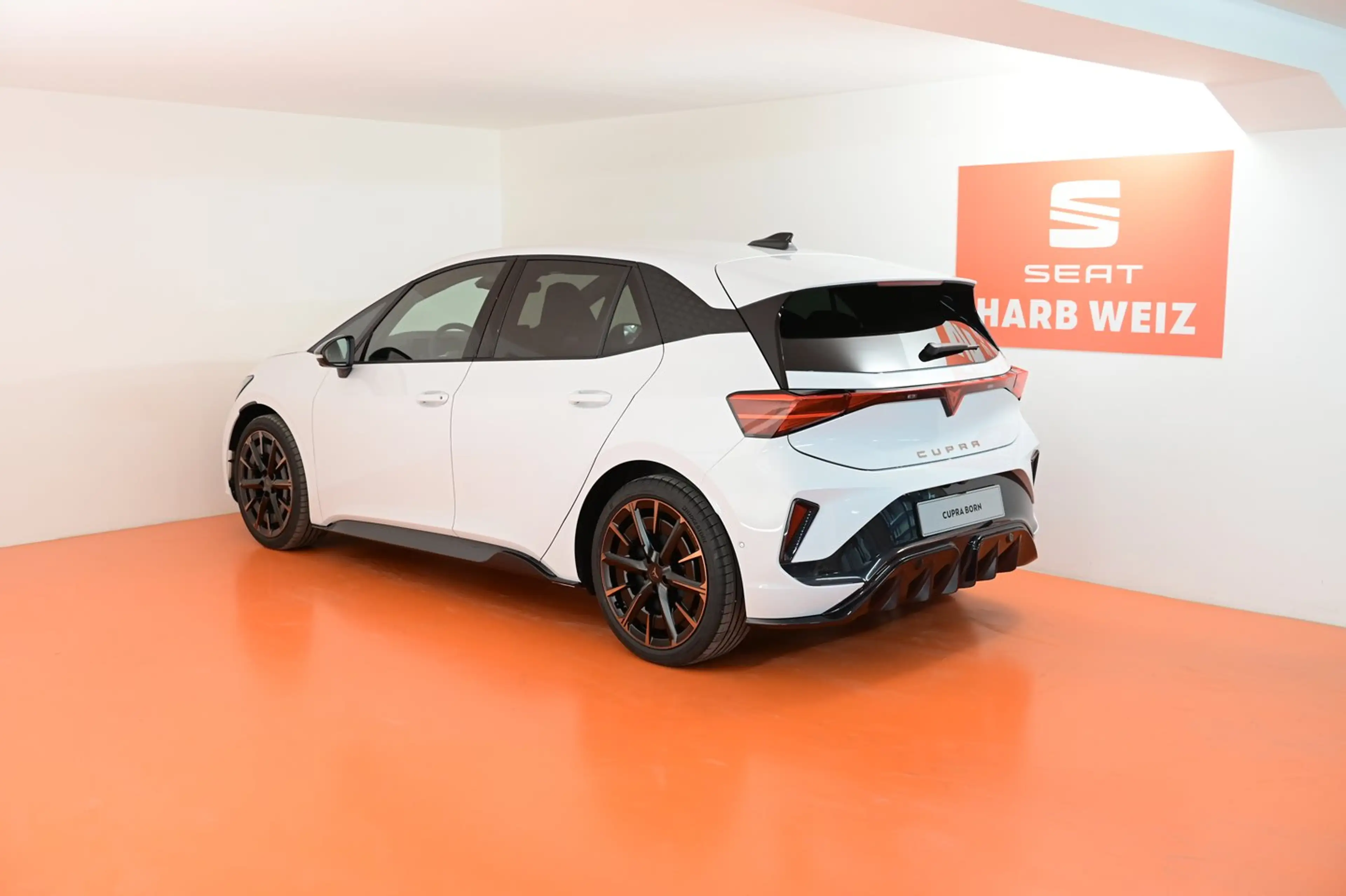 CUPRA Born ENDURANCE 79/84 170kW/231PS — photo 3