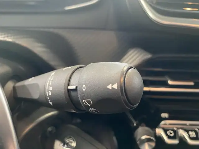 Peugeot 208 view 19