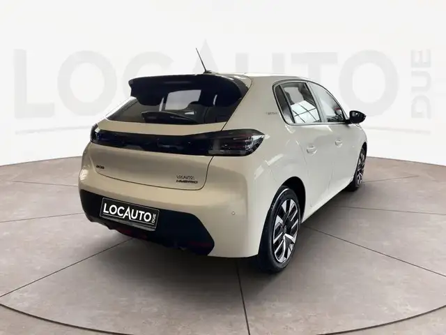 Peugeot 208 view 4