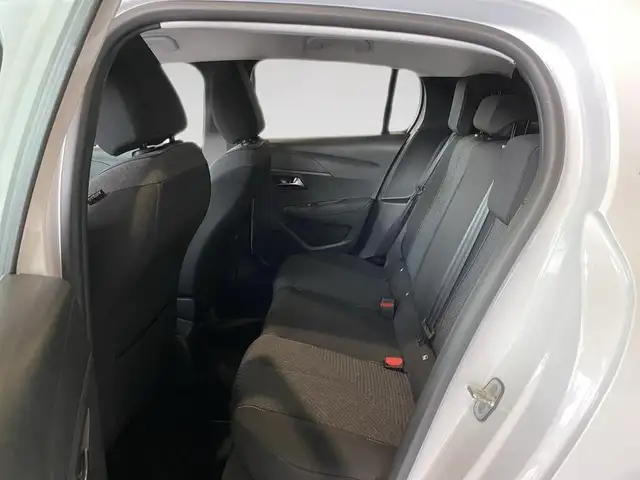 Peugeot 208 view 8