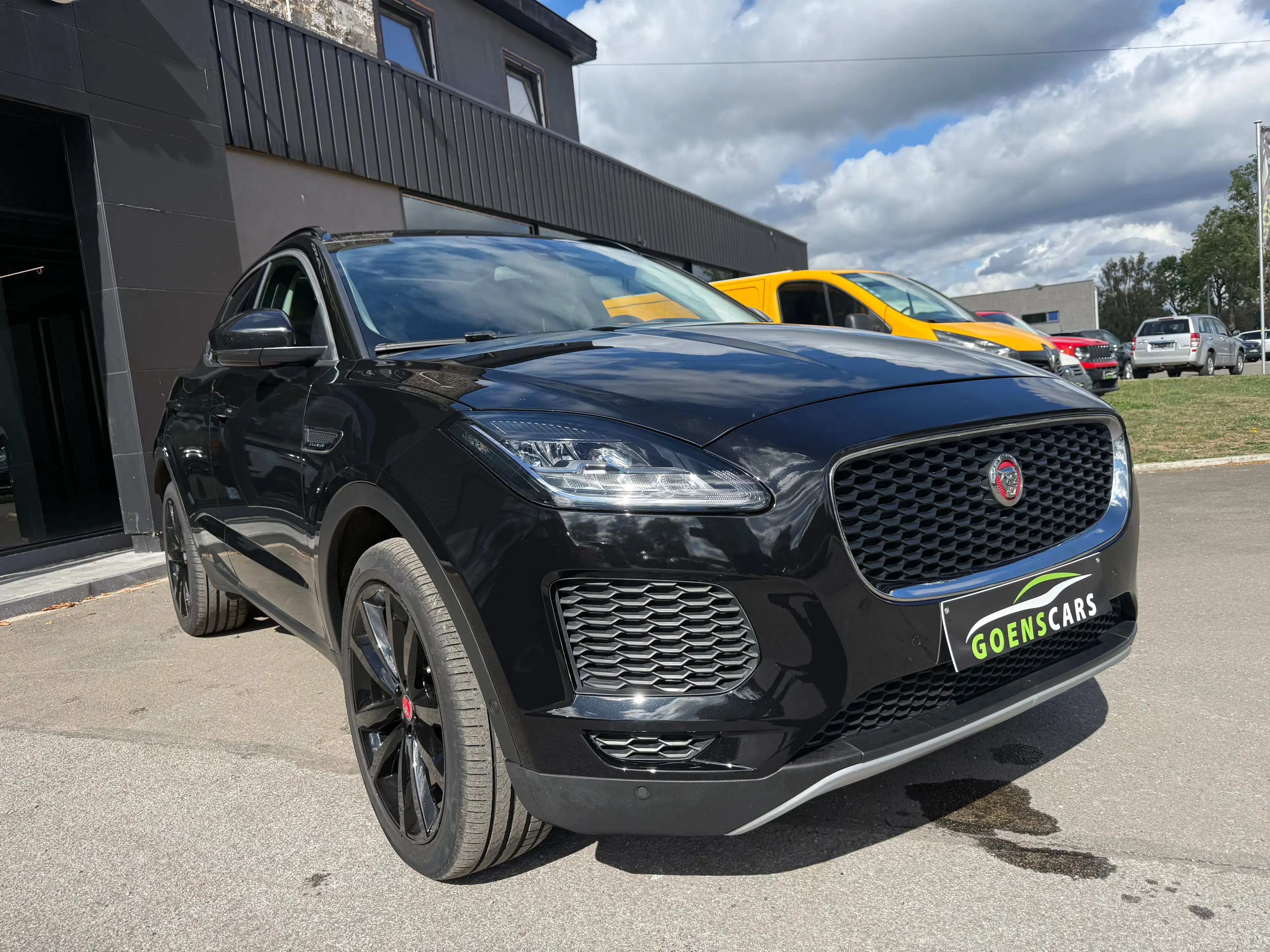 Jaguar E-Pace E-Pace 2.0 D AWD BOÎTE AUTO,CRUISE,CLIM,CAMÉRA,RADARS,TOIT PANO… — photo 3