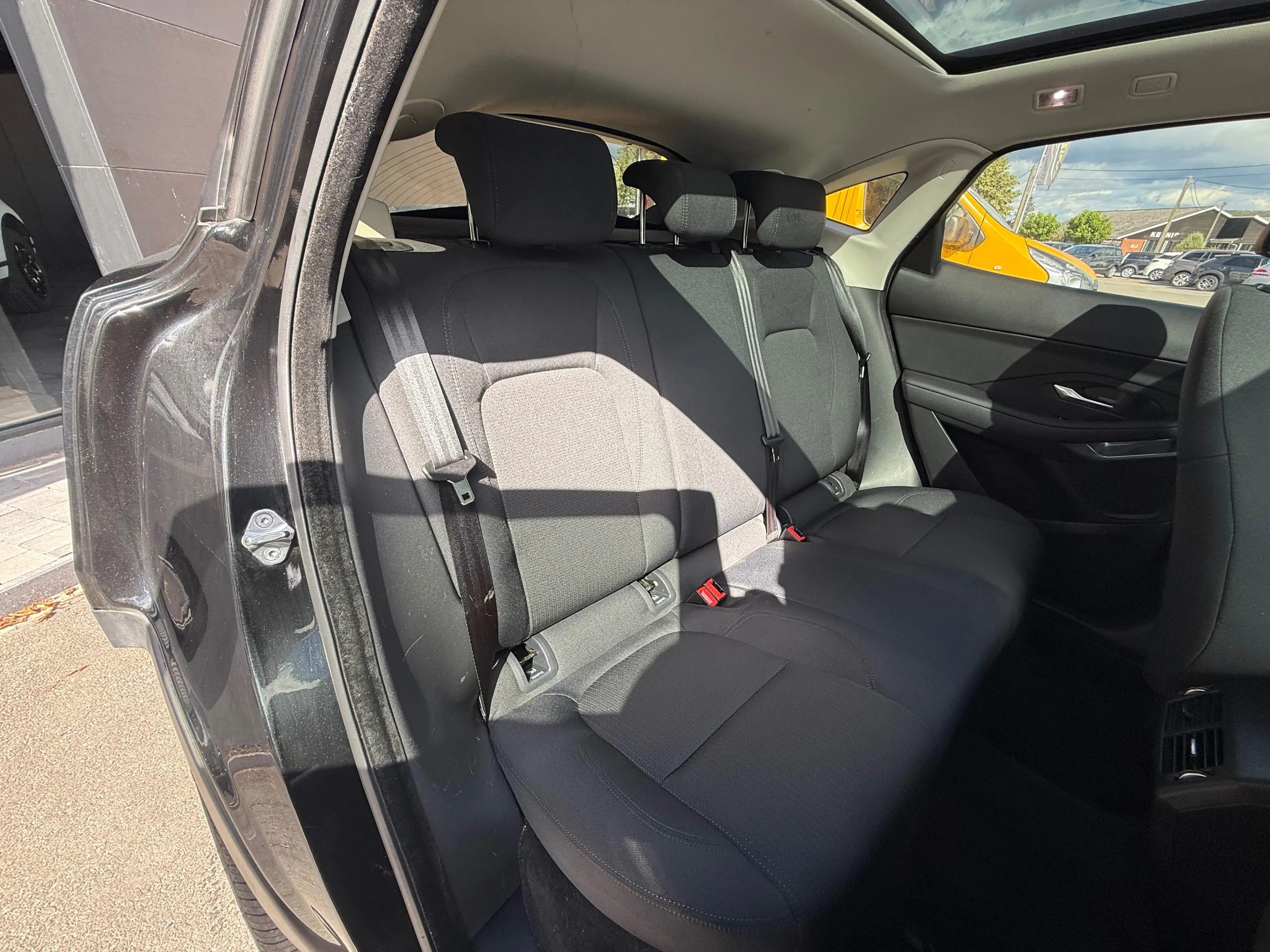 Jaguar E-Pace E-Pace 2.0 D AWD BOÎTE AUTO,CRUISE,CLIM,CAMÉRA,RADARS,TOIT PANO… — photo 8