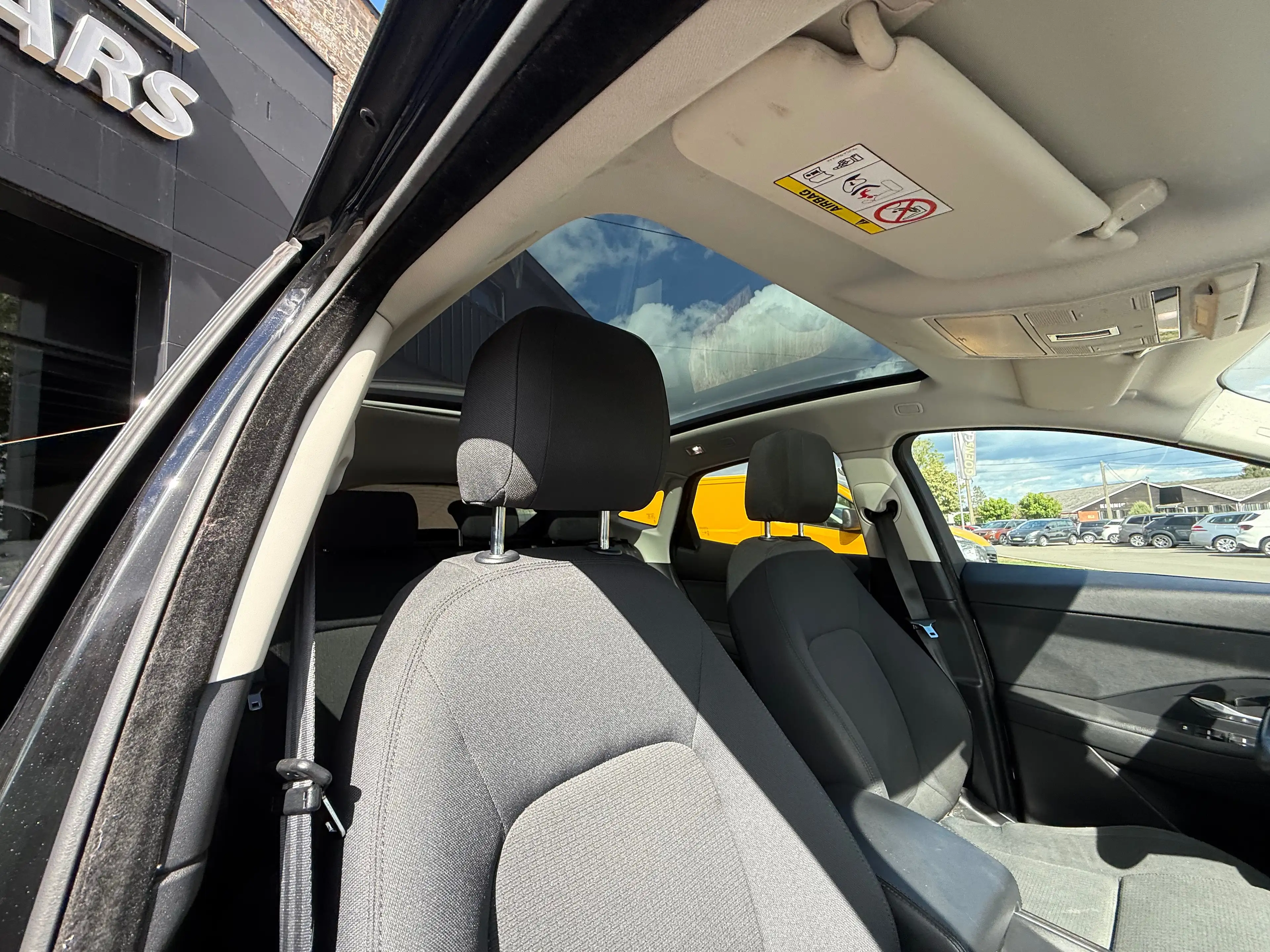 Jaguar E-Pace E-Pace 2.0 D AWD BOÎTE AUTO,CRUISE,CLIM,CAMÉRA,RADARS,TOIT PANO… — photo 9