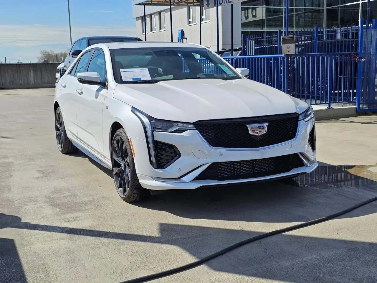 Cadillac CT4 снимка Cadillac CT4