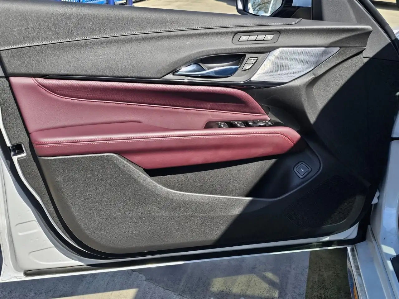 Cadillac CT4 снимка Cadillac CT4