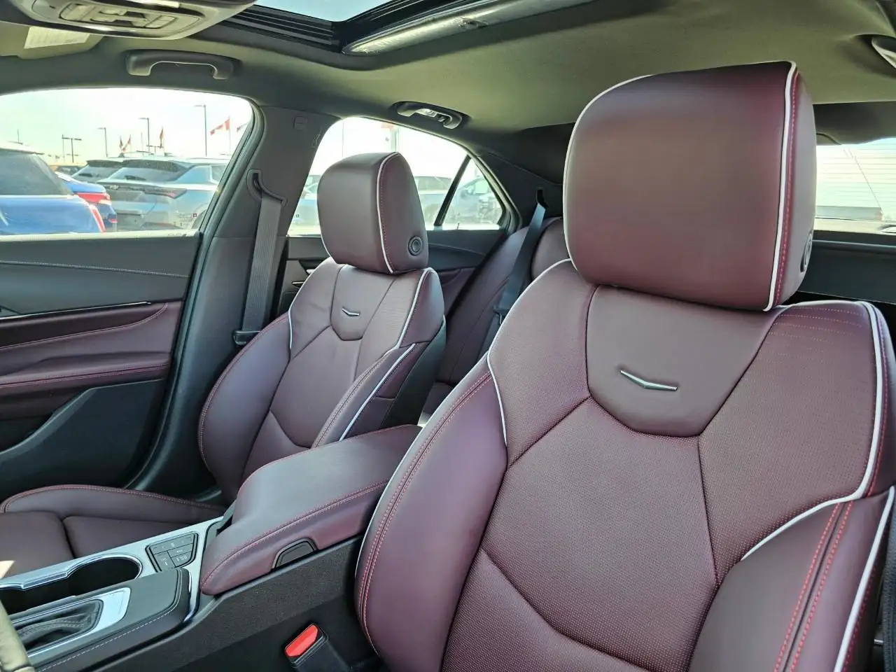 Cadillac CT4 снимка Cadillac CT4