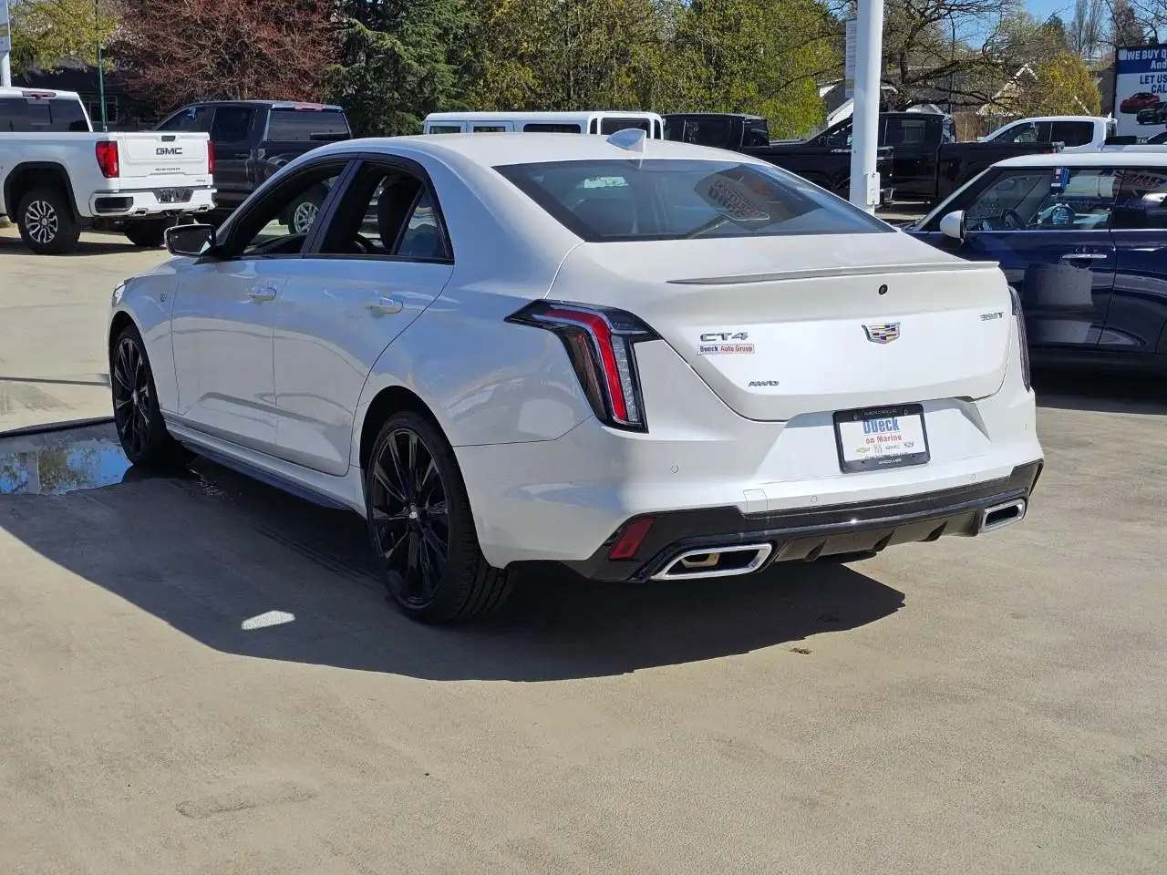 Cadillac CT4 снимка Cadillac CT4