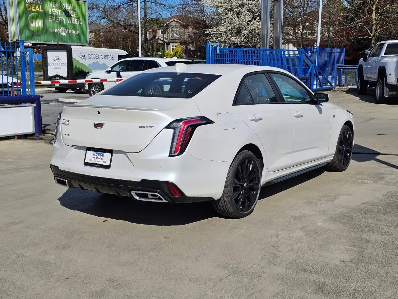 Cadillac CT4 снимка Cadillac CT4