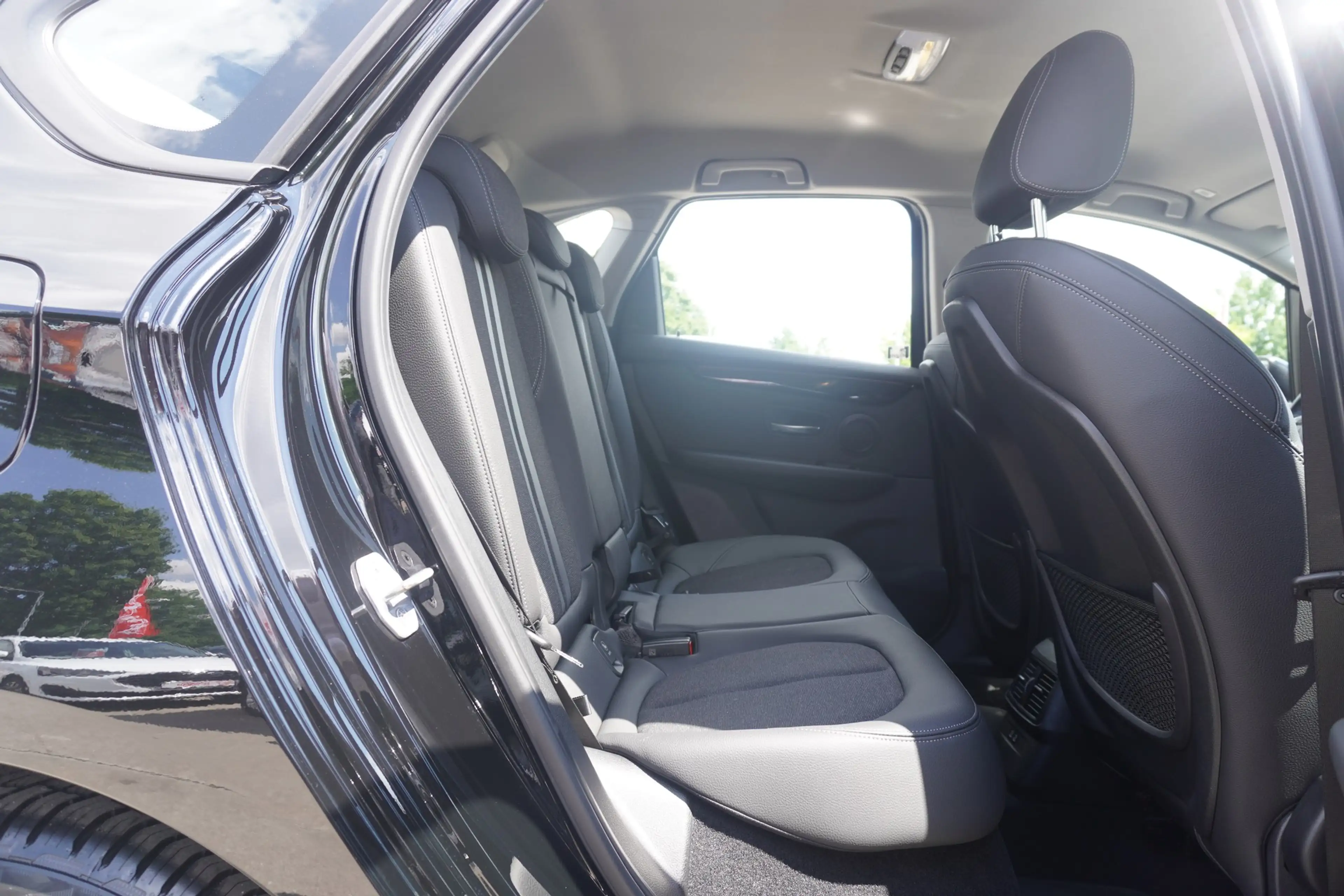 BMW 225 xe Sport Line xDrive LED Navi Sitzheizung — photo 15