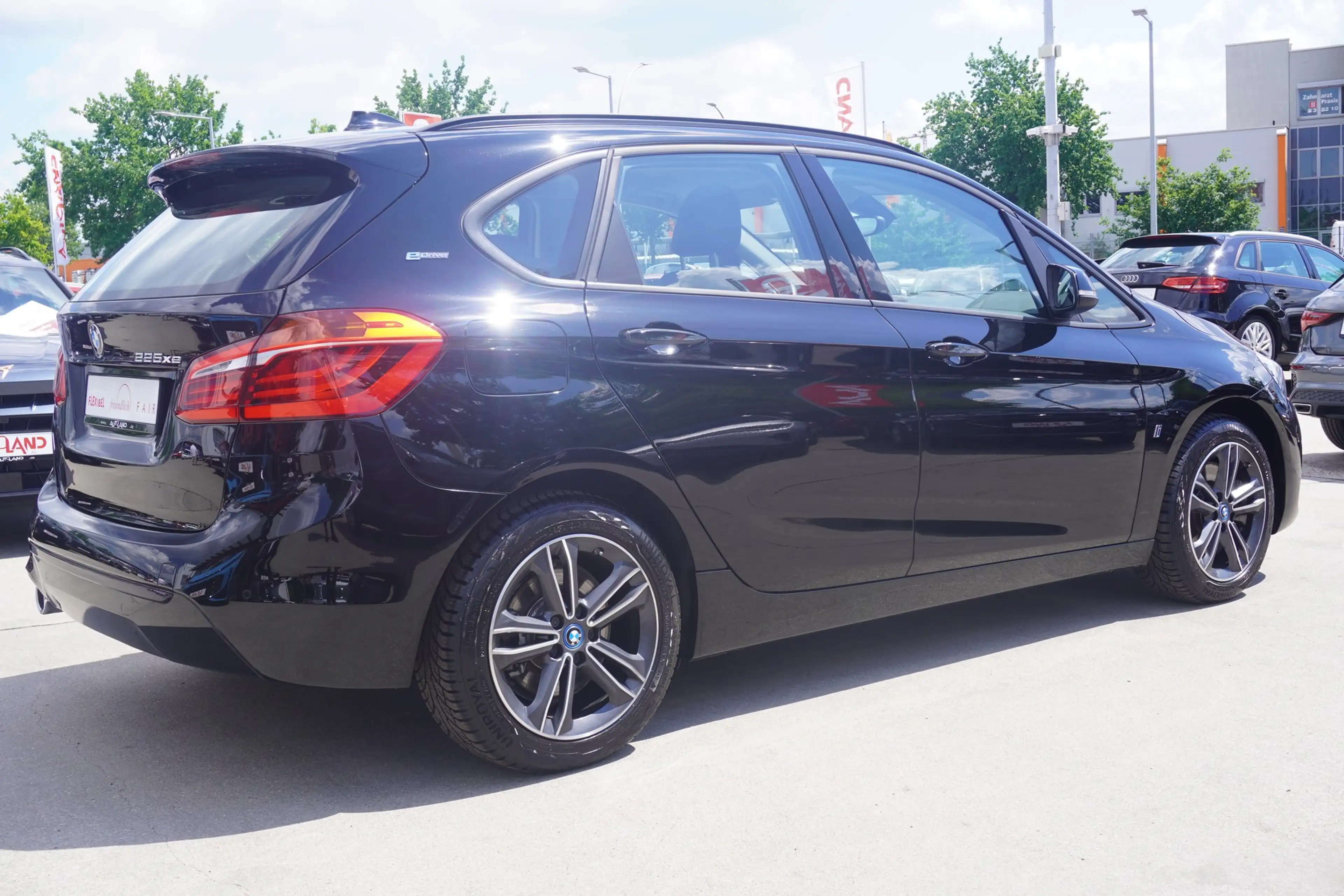 BMW 225 xe Sport Line xDrive LED Navi Sitzheizung — photo 8