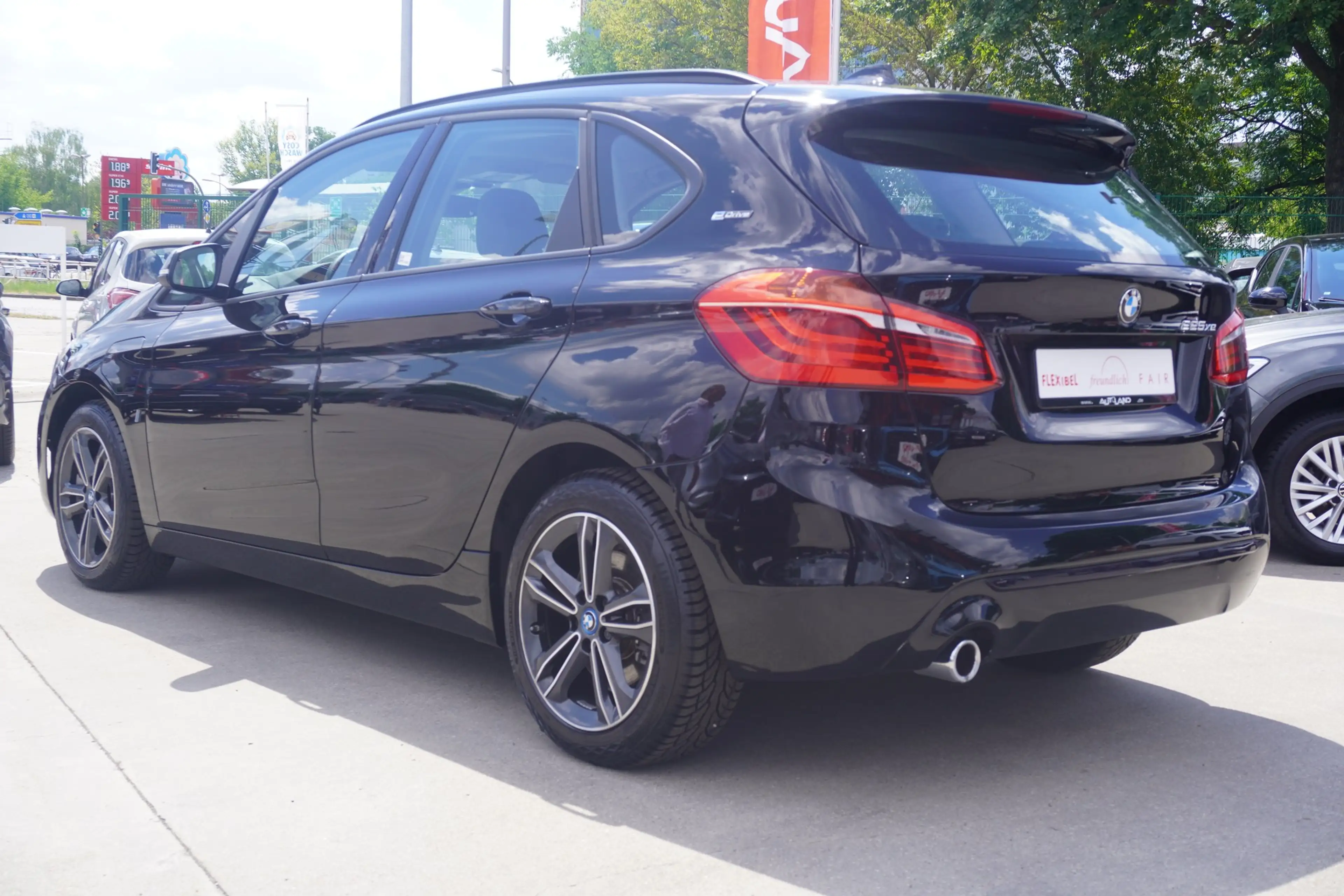 BMW 225 xe Sport Line xDrive LED Navi Sitzheizung — photo 6