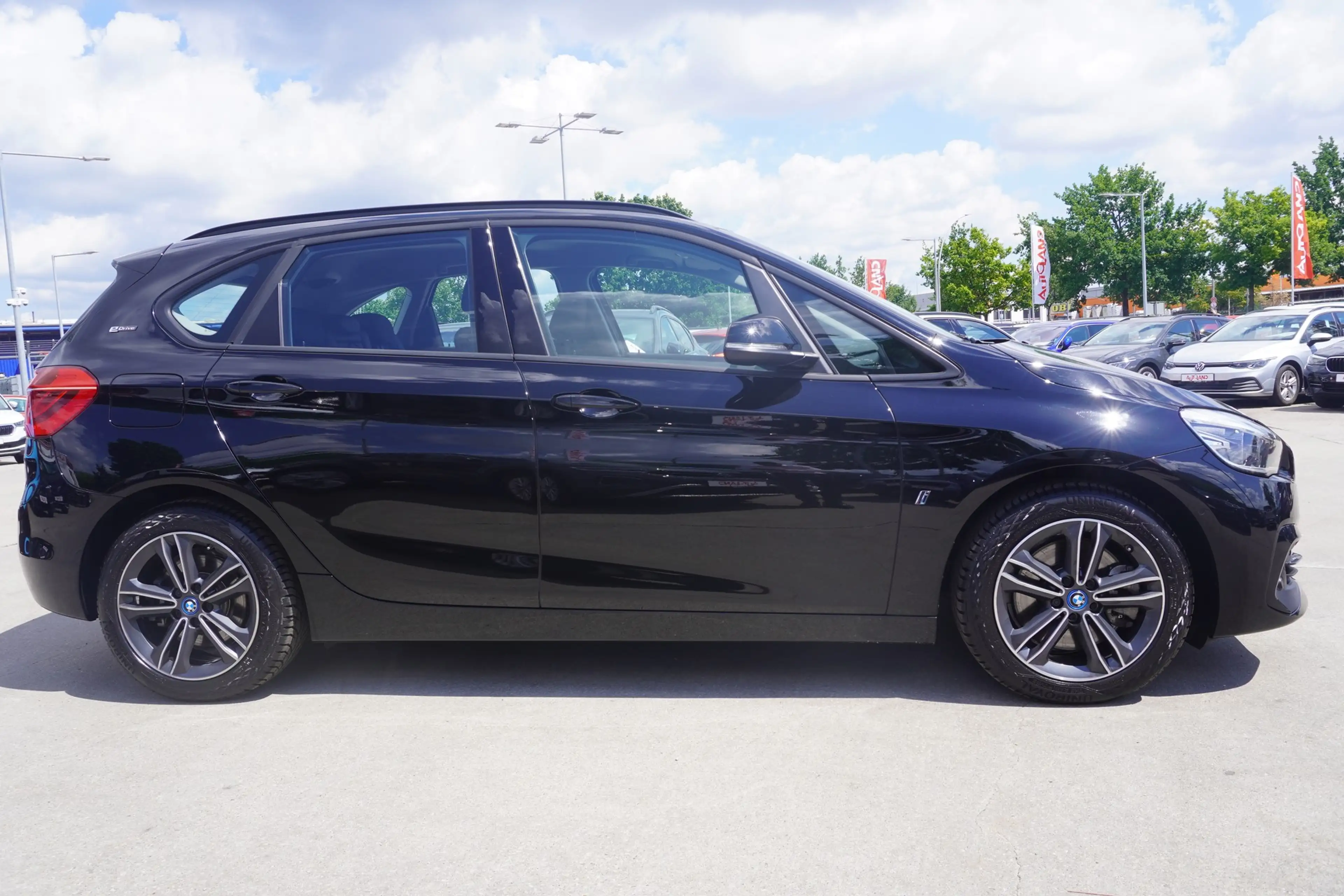 BMW 225 xe Sport Line xDrive LED Navi Sitzheizung — photo 9