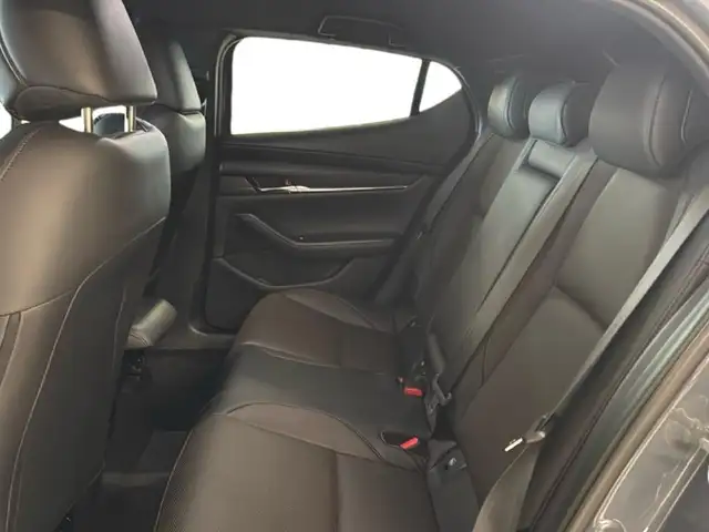 Mazda Mazda3 view 15