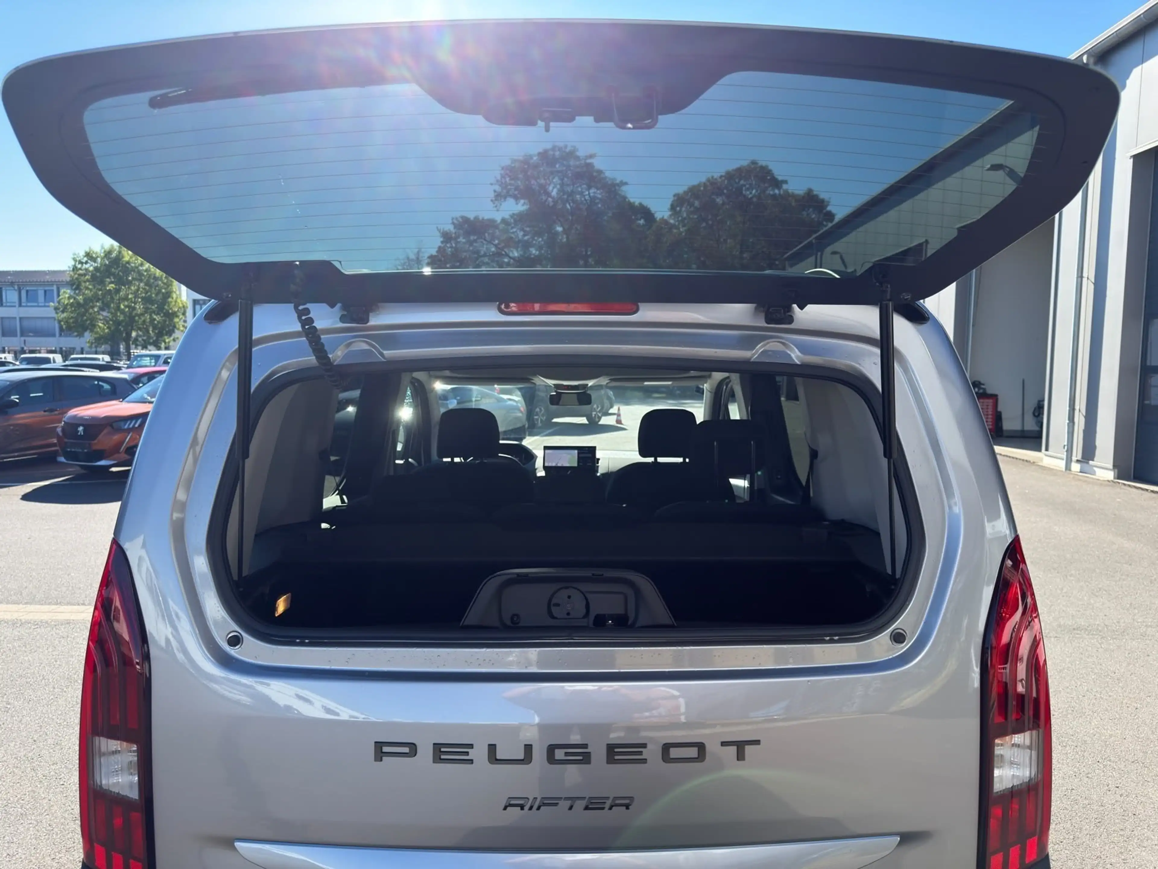 Peugeot Rifter GT-Line HDi 130 1.5*Autom*SHZ*LHZ*Kamera* — photo 14