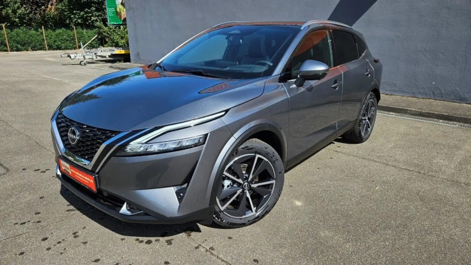 Nissan Qashqai 1.3 DIG-T Xtronic Tekna Bose 4WD Grau - 2