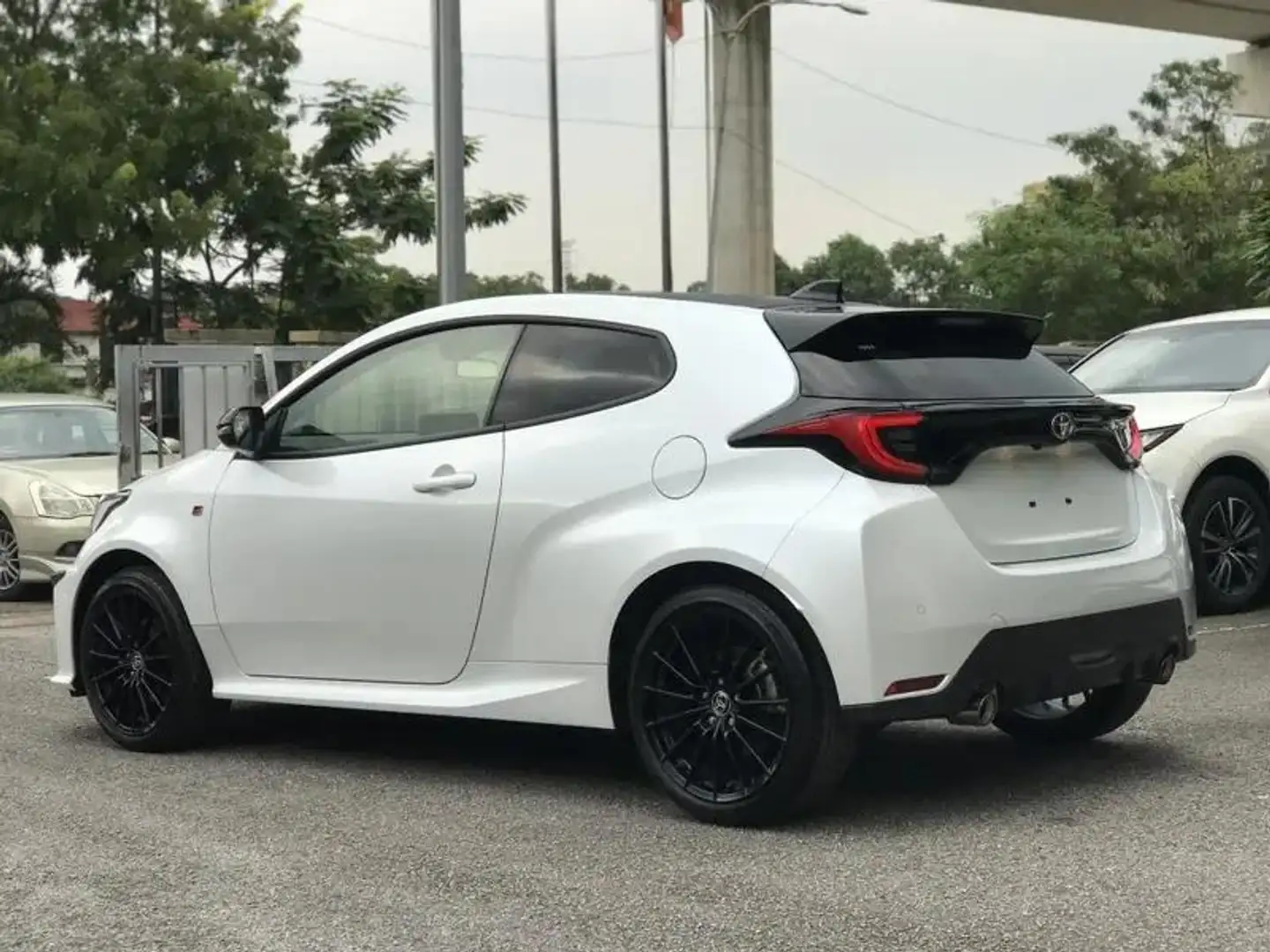 Toyota Yaris Yaris GR version Track Blanc - 1
