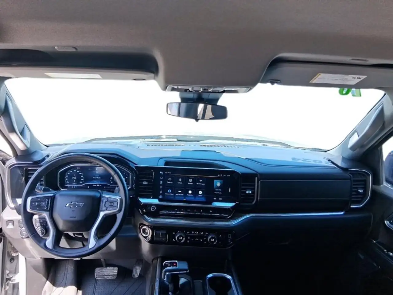 Chevrolet Silverado 1500 снимка Chevrolet Silverado 1500
