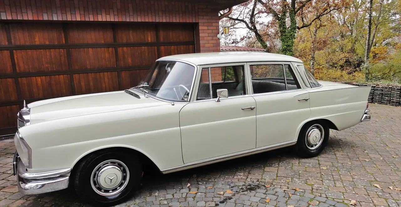 Mercedes-Benz 220 SEB Limousine W111 Sechszylinder 120 PS, foto 8