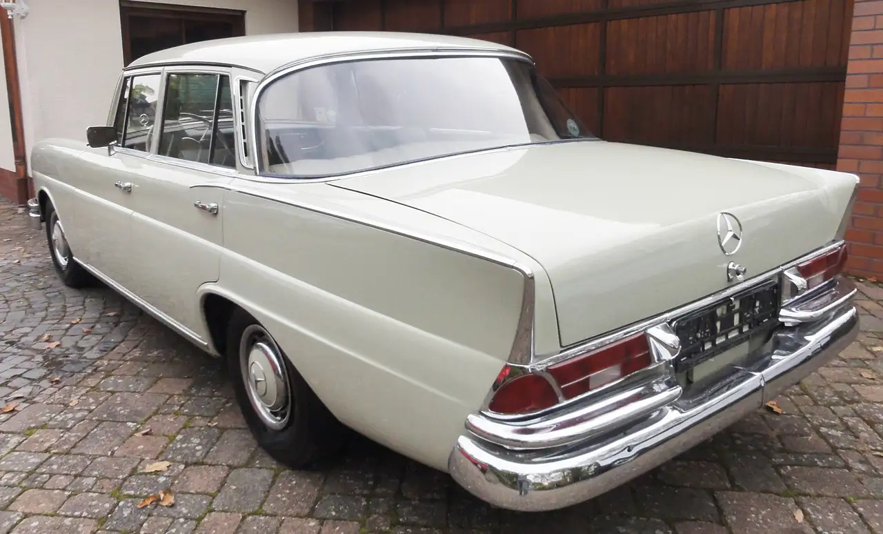 Mercedes-Benz 220 SEB Limousine W111 Sechszylinder 120 PS, foto 9