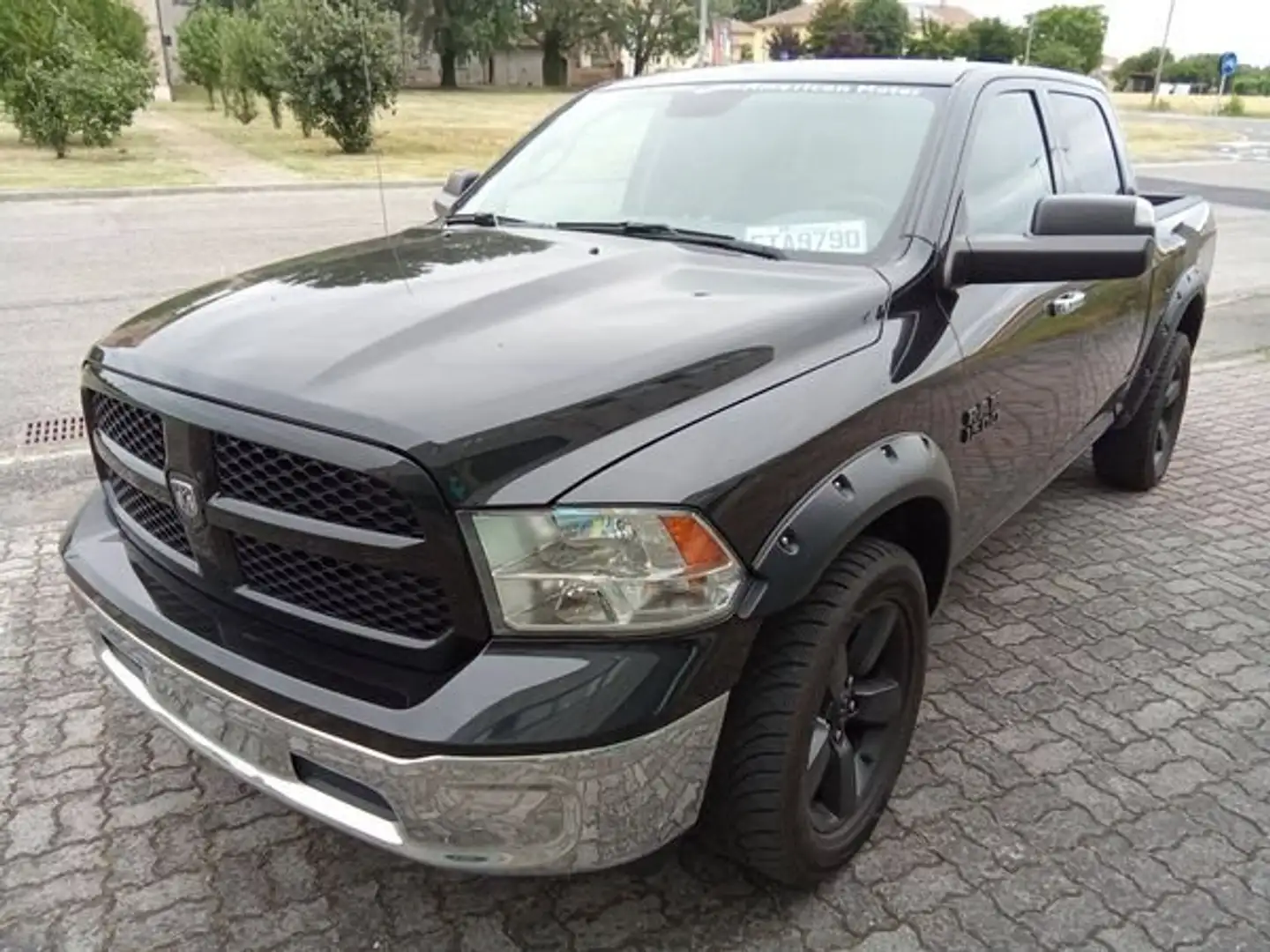 Dodge RAM 1500 Noir - 1