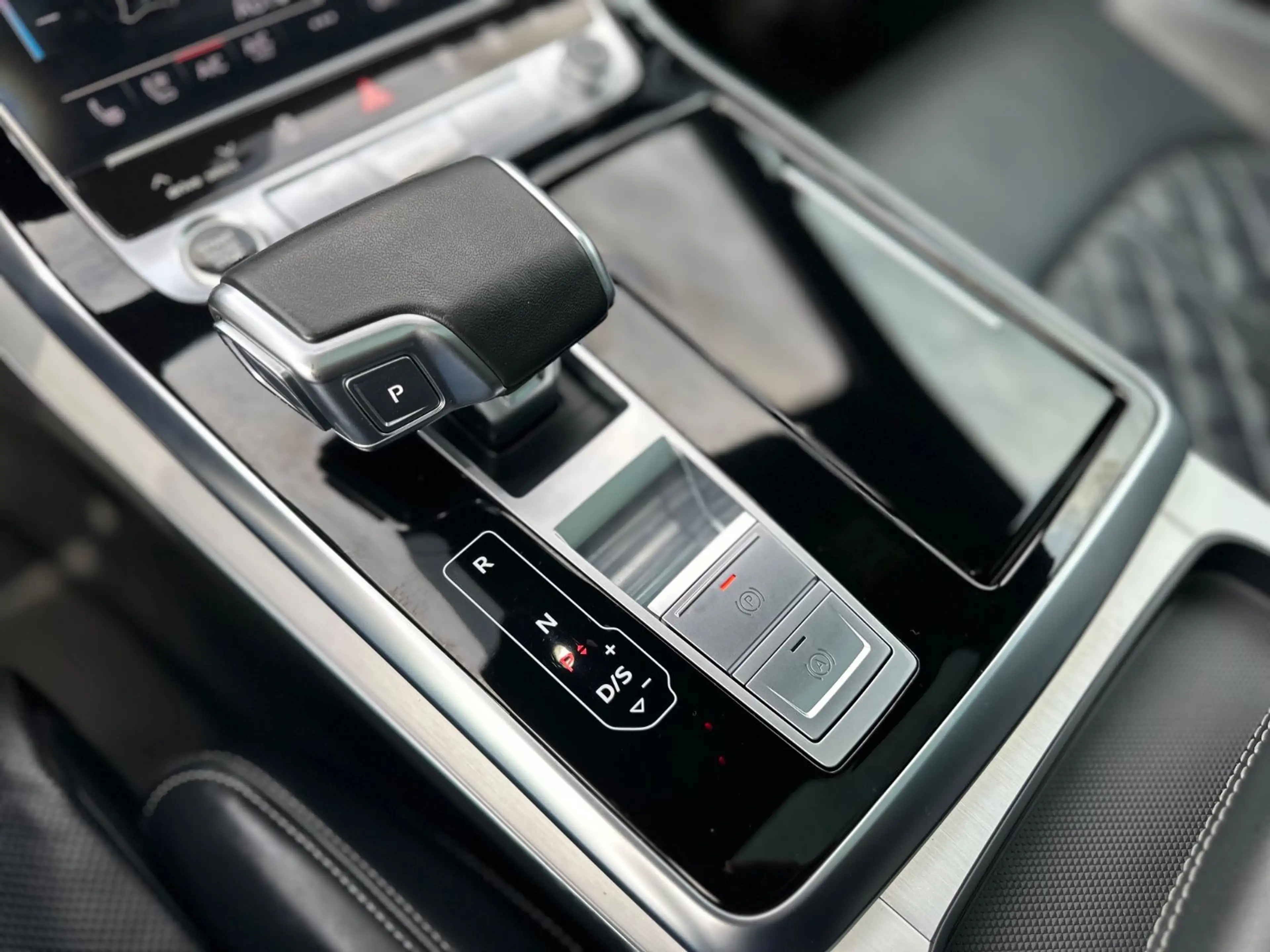 Audi Q7 50 TDI S-line HUD Pano Luft 360°AHK 22"Matrix — photo 27