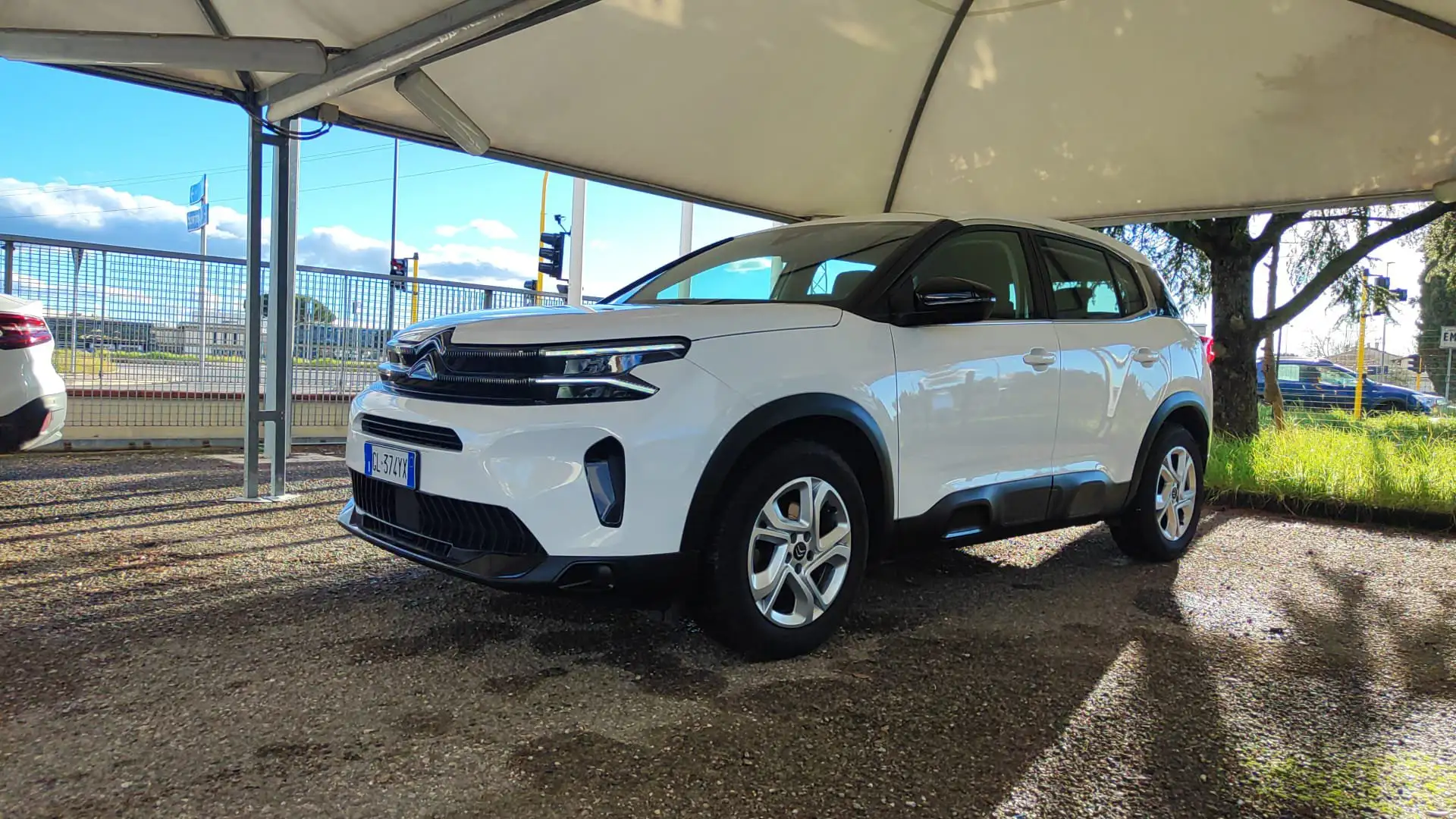 Citroen C5 Aircross PureTech 130 S&S Live Weiß - 1