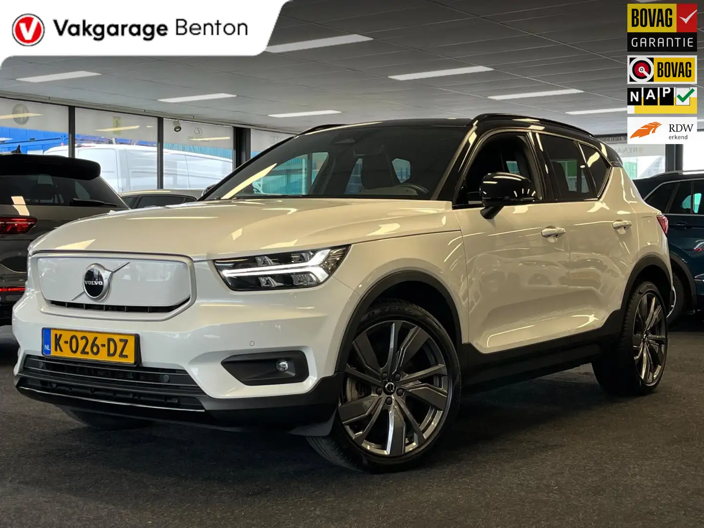 Volvo XC40 Recharge P8 AWD R-Design | Panoramadak | LED | App Weiß - 1