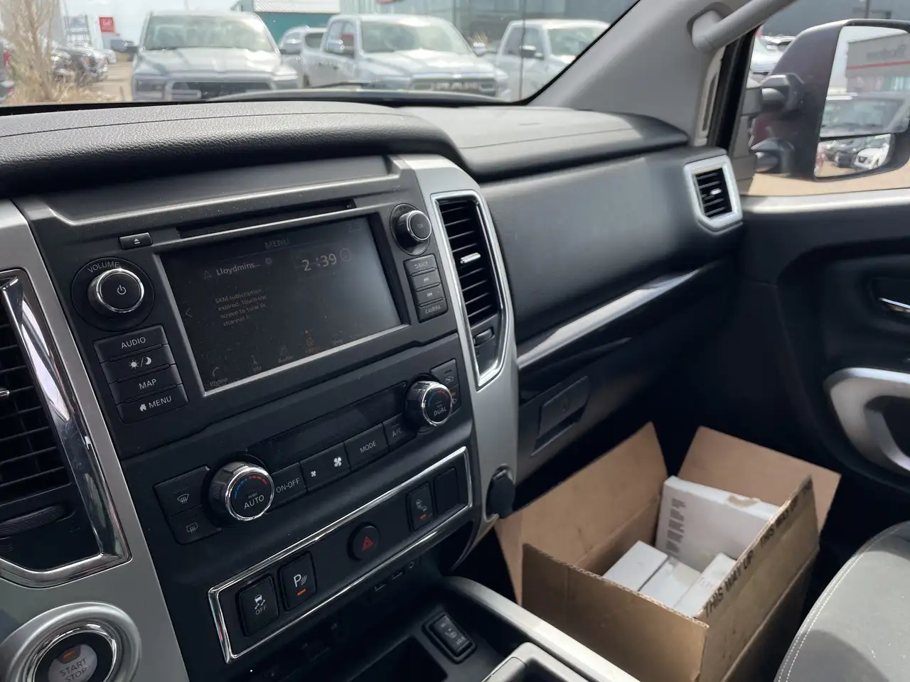 Nissan Titan снимка Nissan Titan