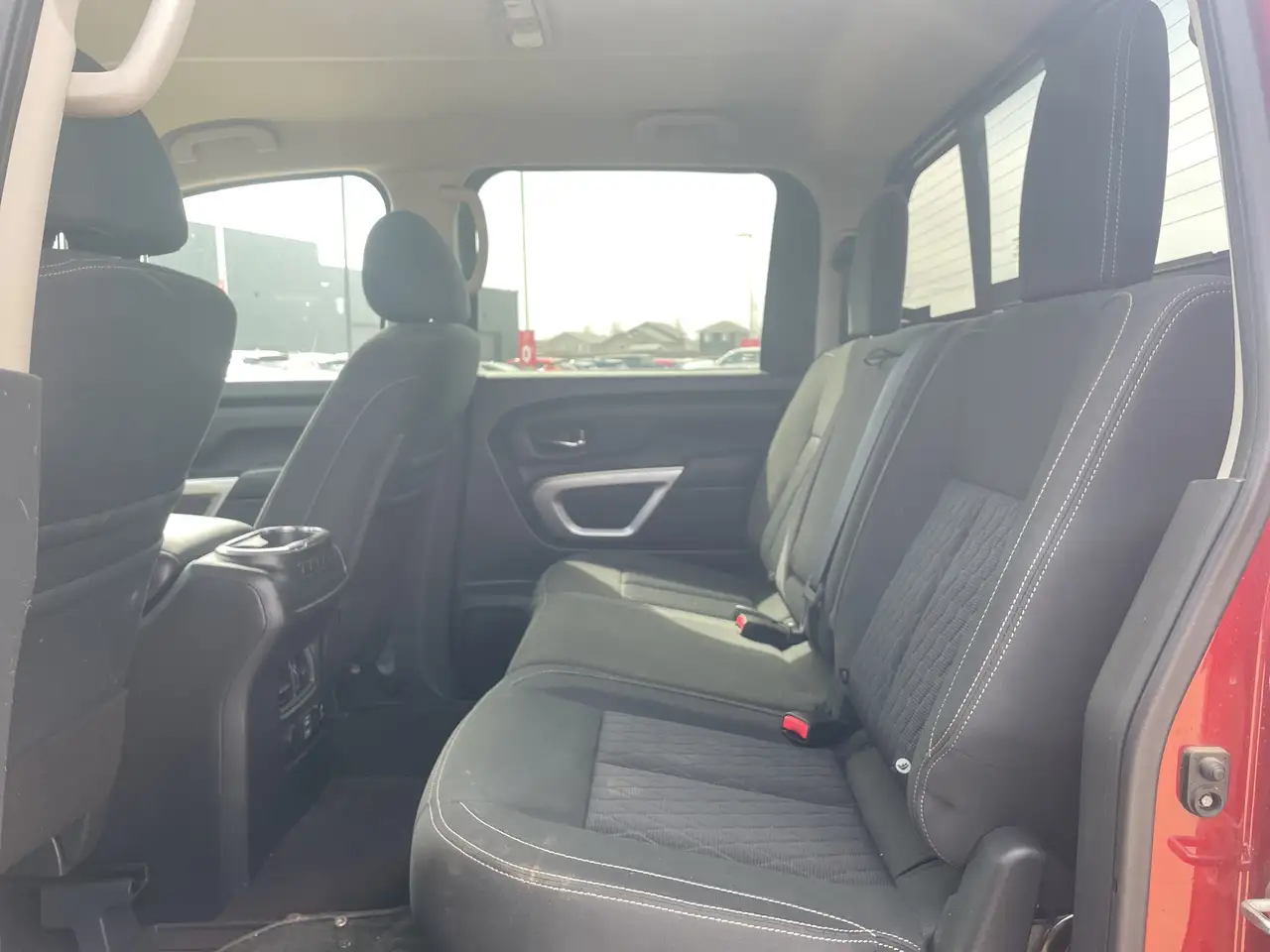Nissan Titan снимка Nissan Titan