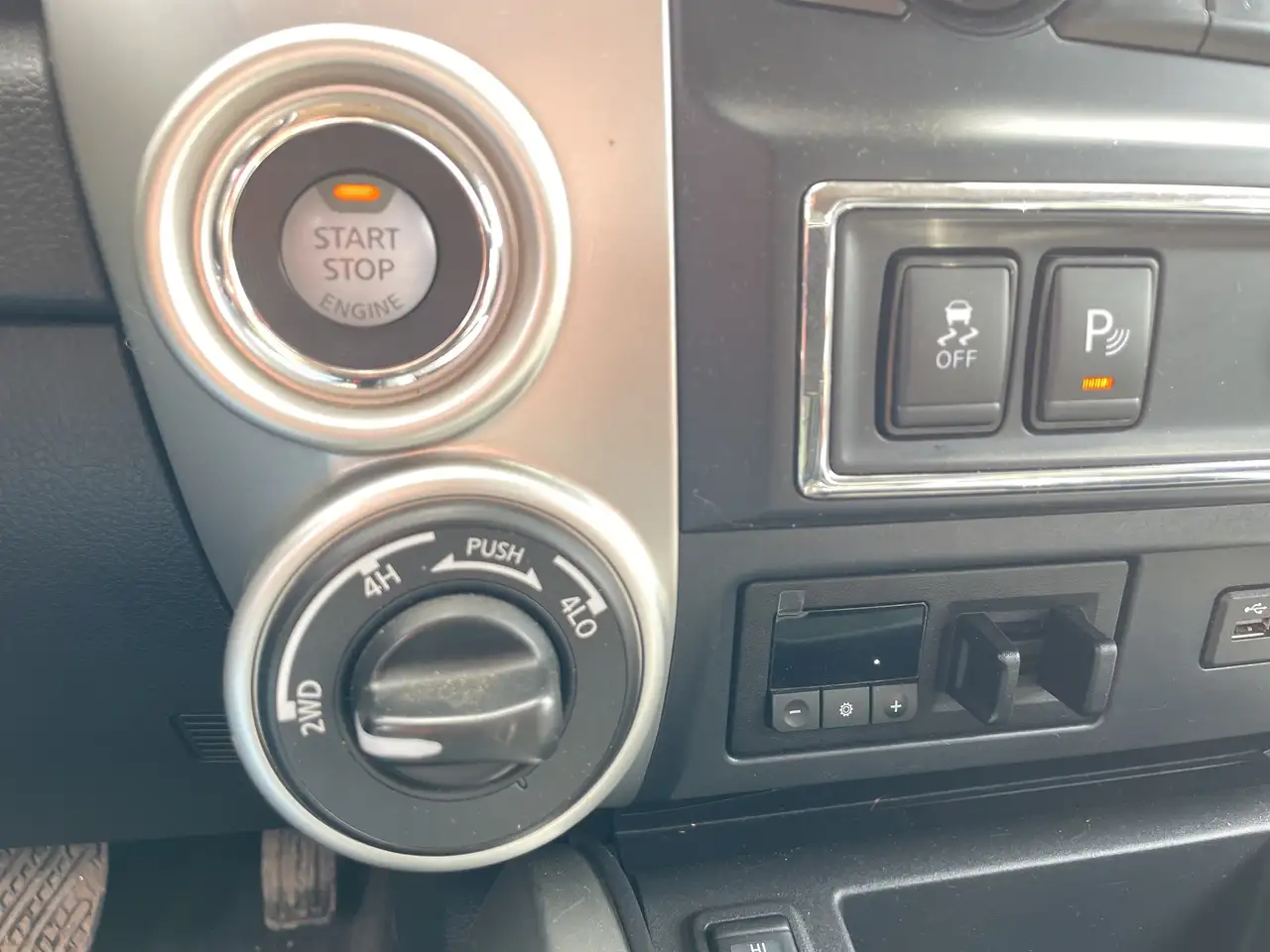 Nissan Titan снимка Nissan Titan