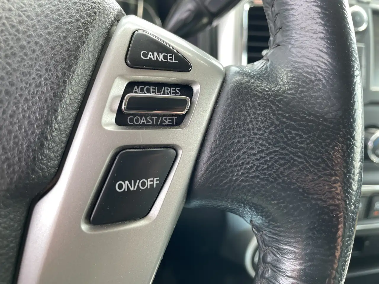 Nissan Titan снимка Nissan Titan
