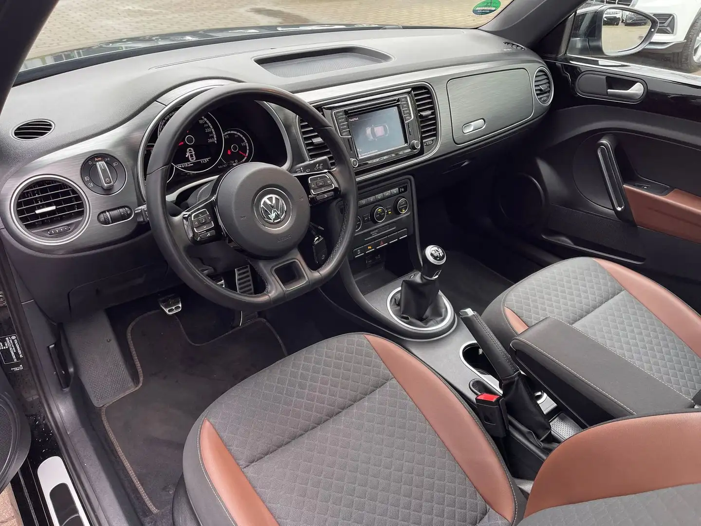 Volkswagen Beetle 1.2 TSI Allstar BMT+Xenon+Panorama+Navi+Cam Fekete - 2